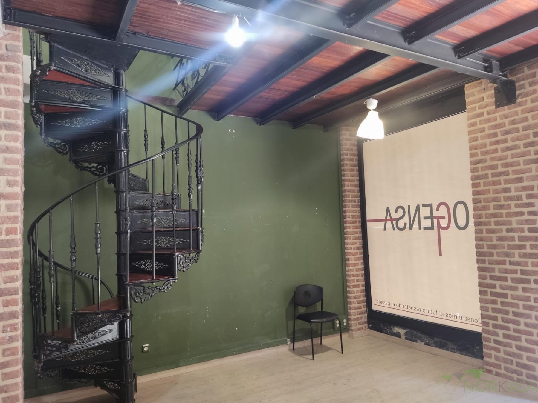 For rent of commercial in Oviedo