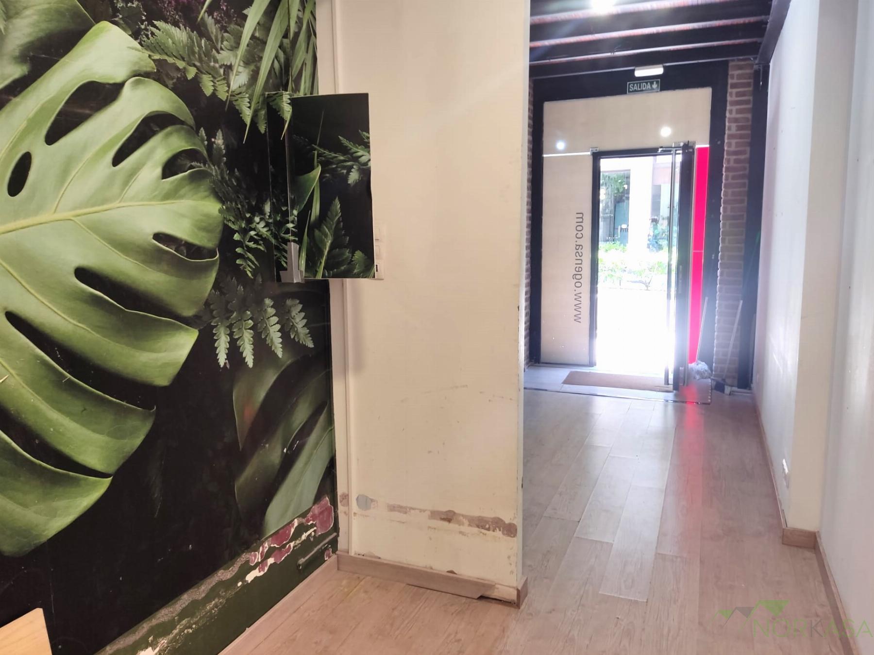 For rent of commercial in Oviedo