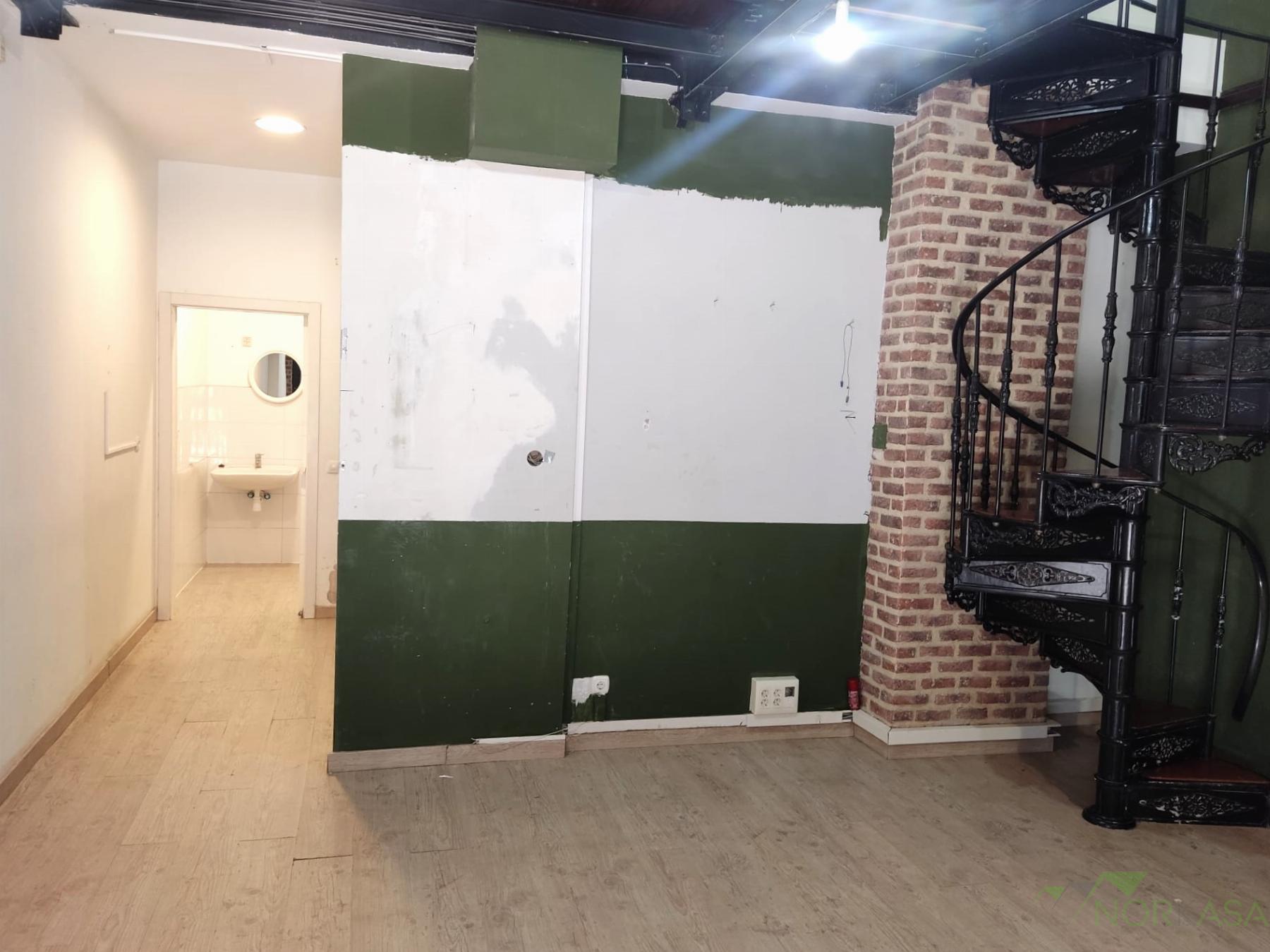 For rent of commercial in Oviedo
