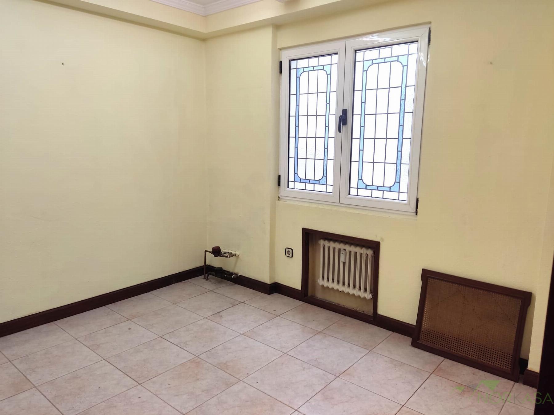 For sale of flat in Oviedo