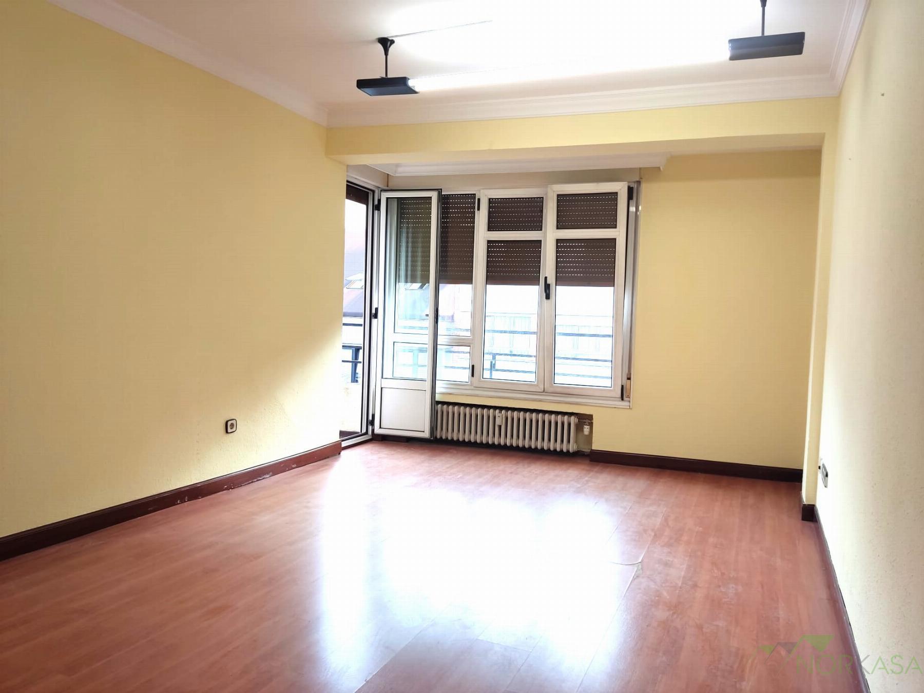 For sale of flat in Oviedo