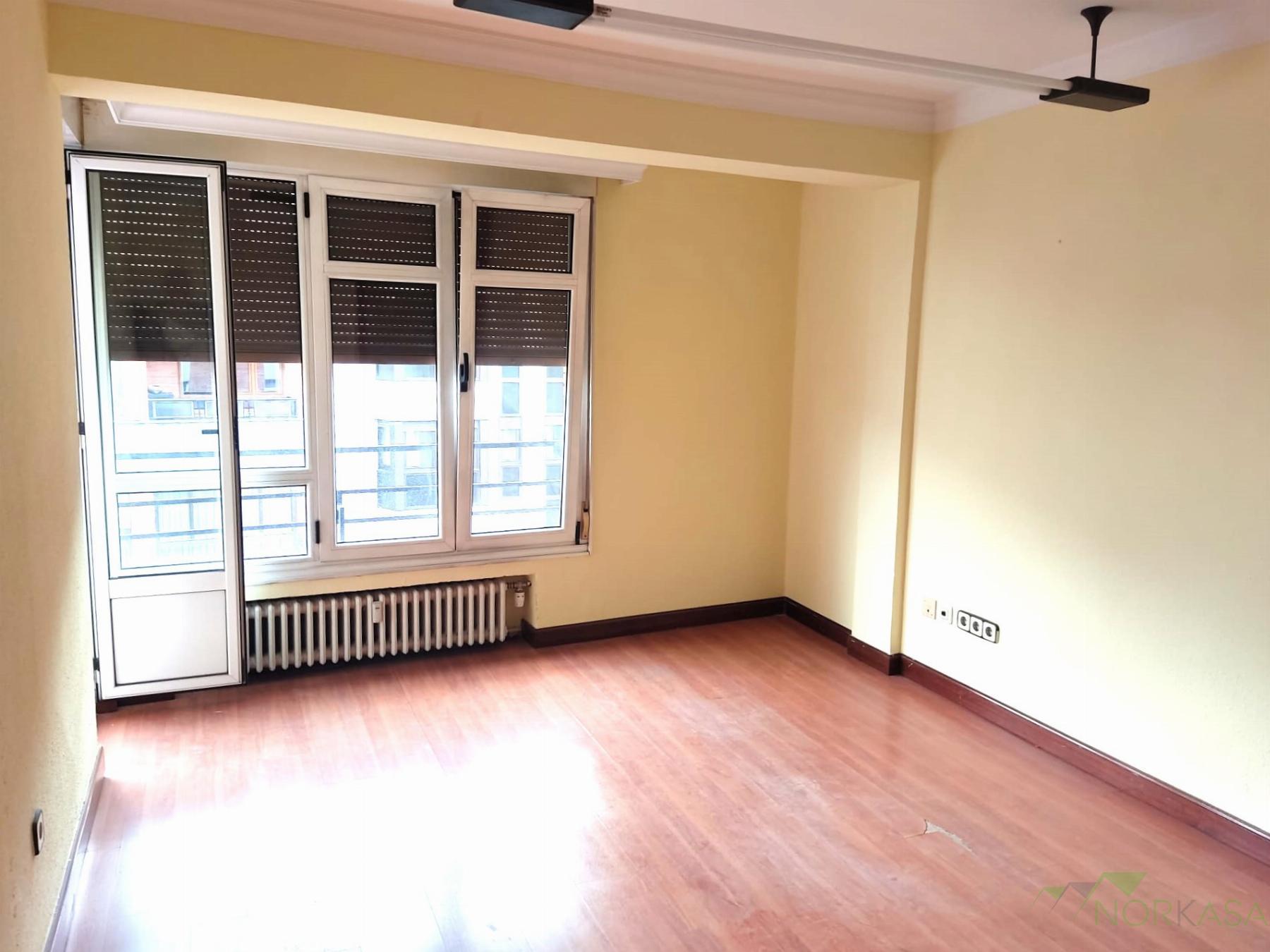 For sale of flat in Oviedo