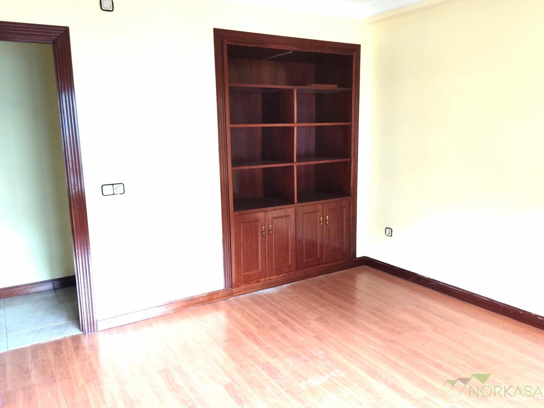For sale of flat in Oviedo