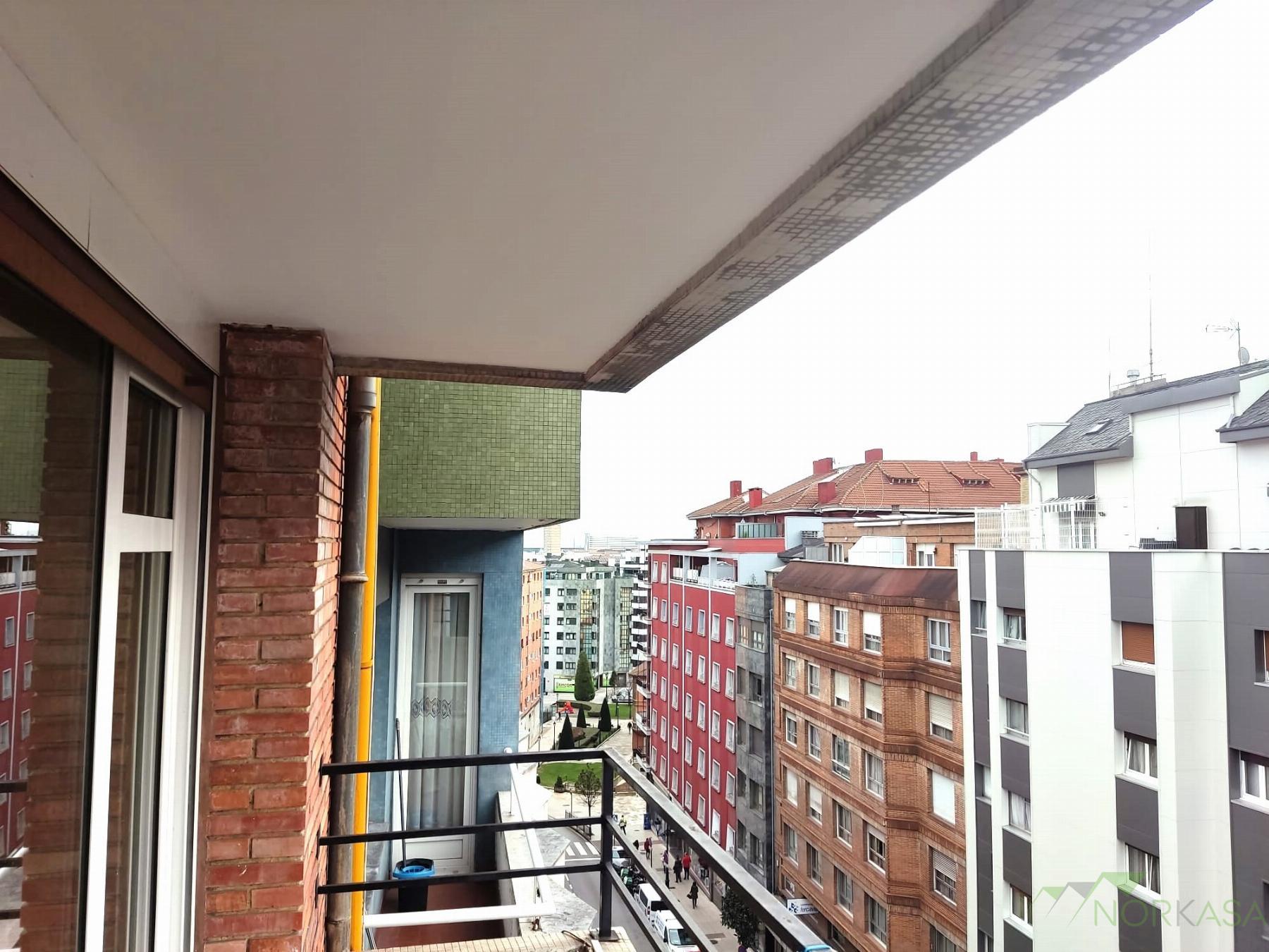 For sale of flat in Oviedo