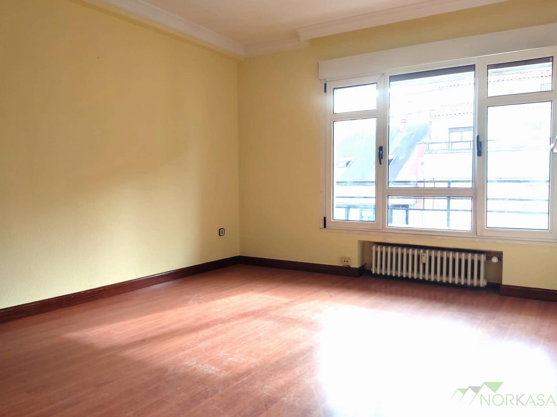 For sale of flat in Oviedo