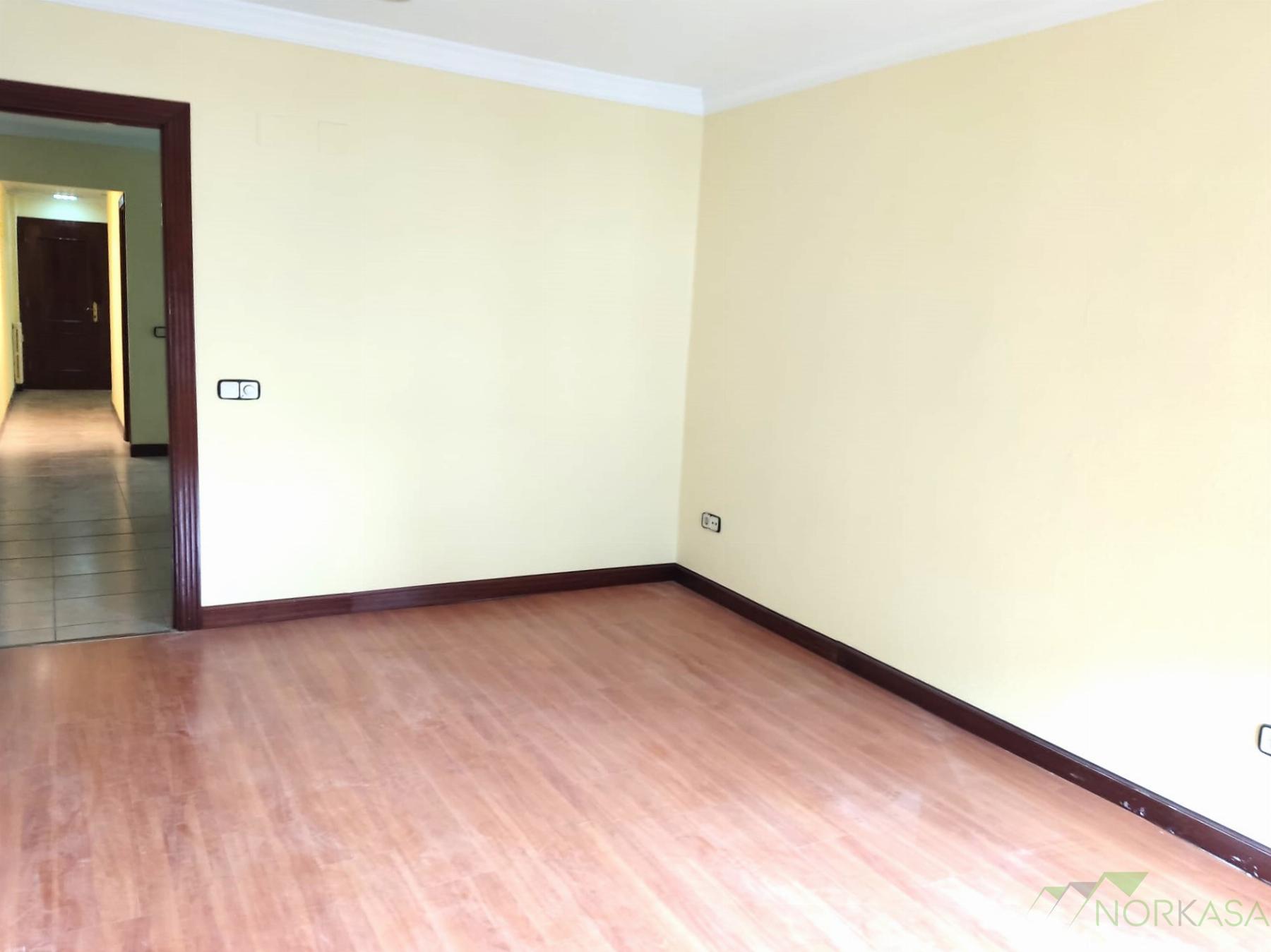 For sale of flat in Oviedo