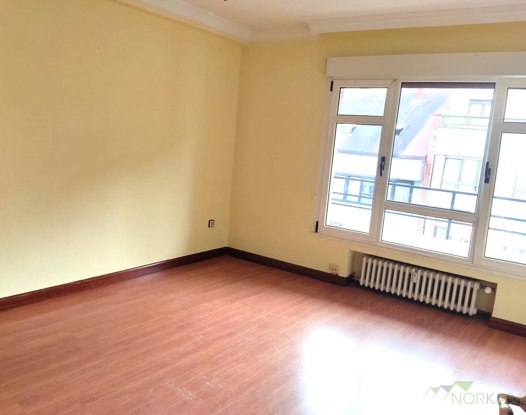 For sale of flat in Oviedo