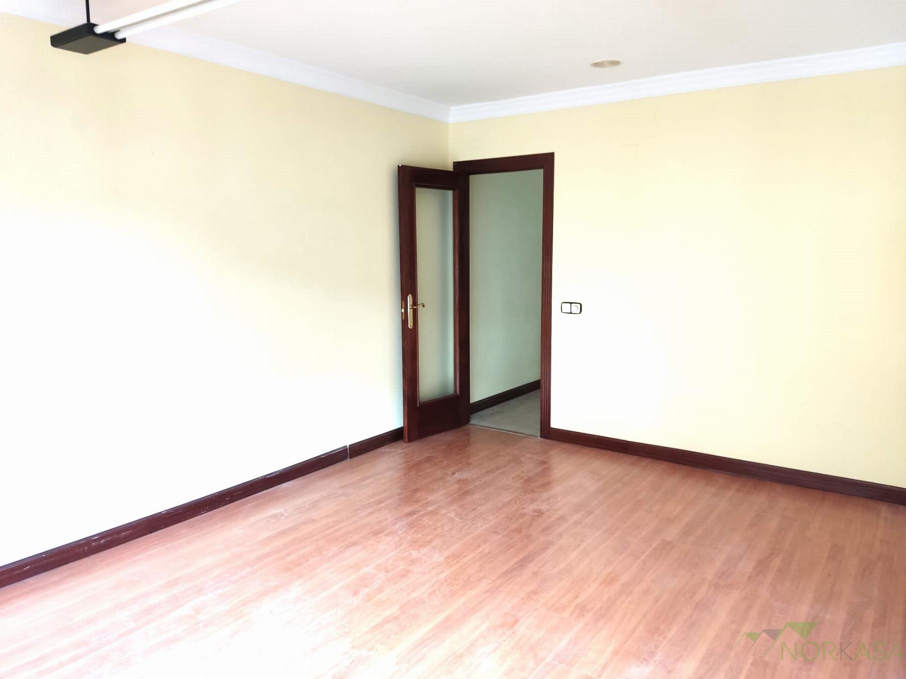 For sale of flat in Oviedo