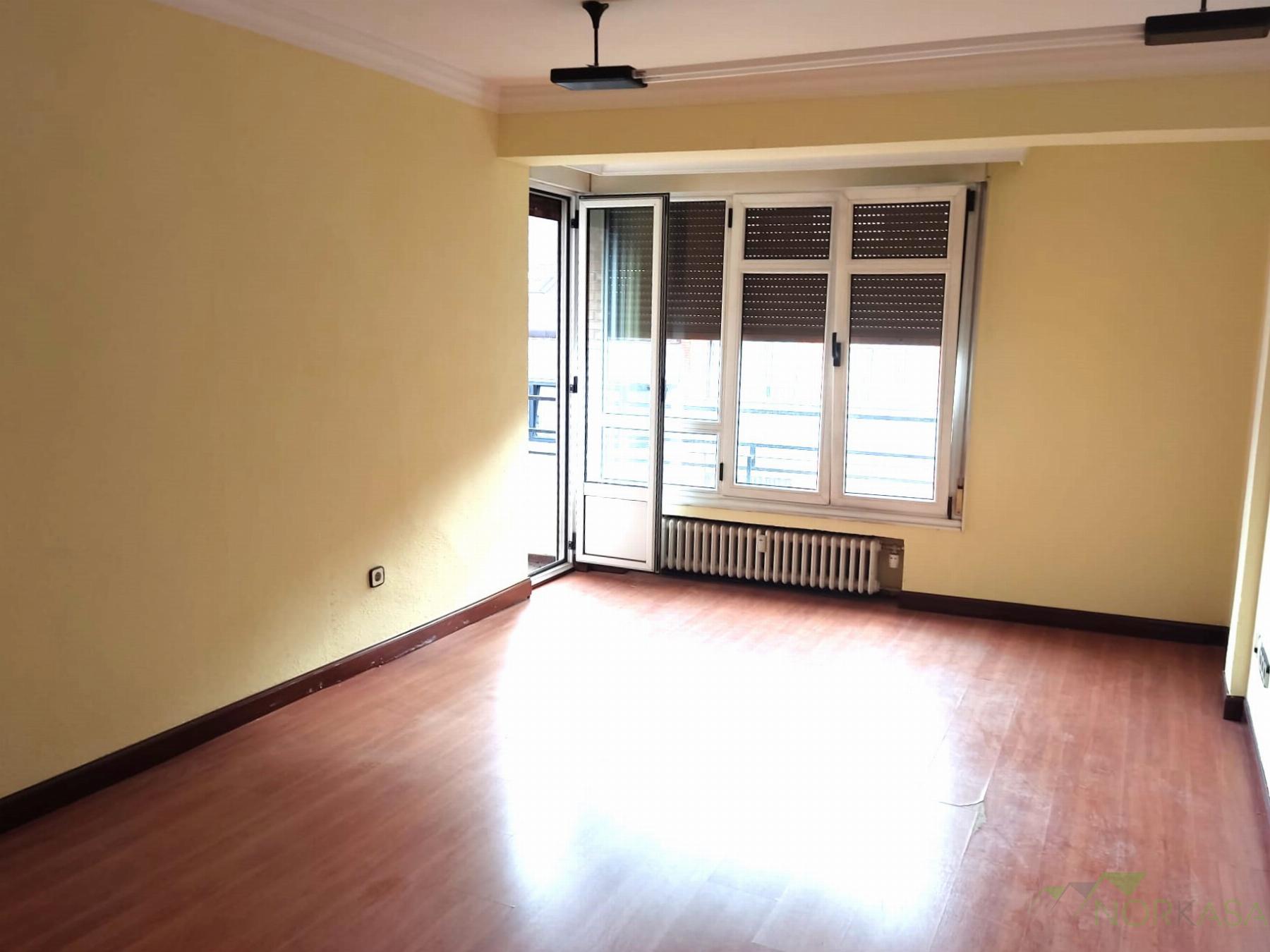 For sale of flat in Oviedo
