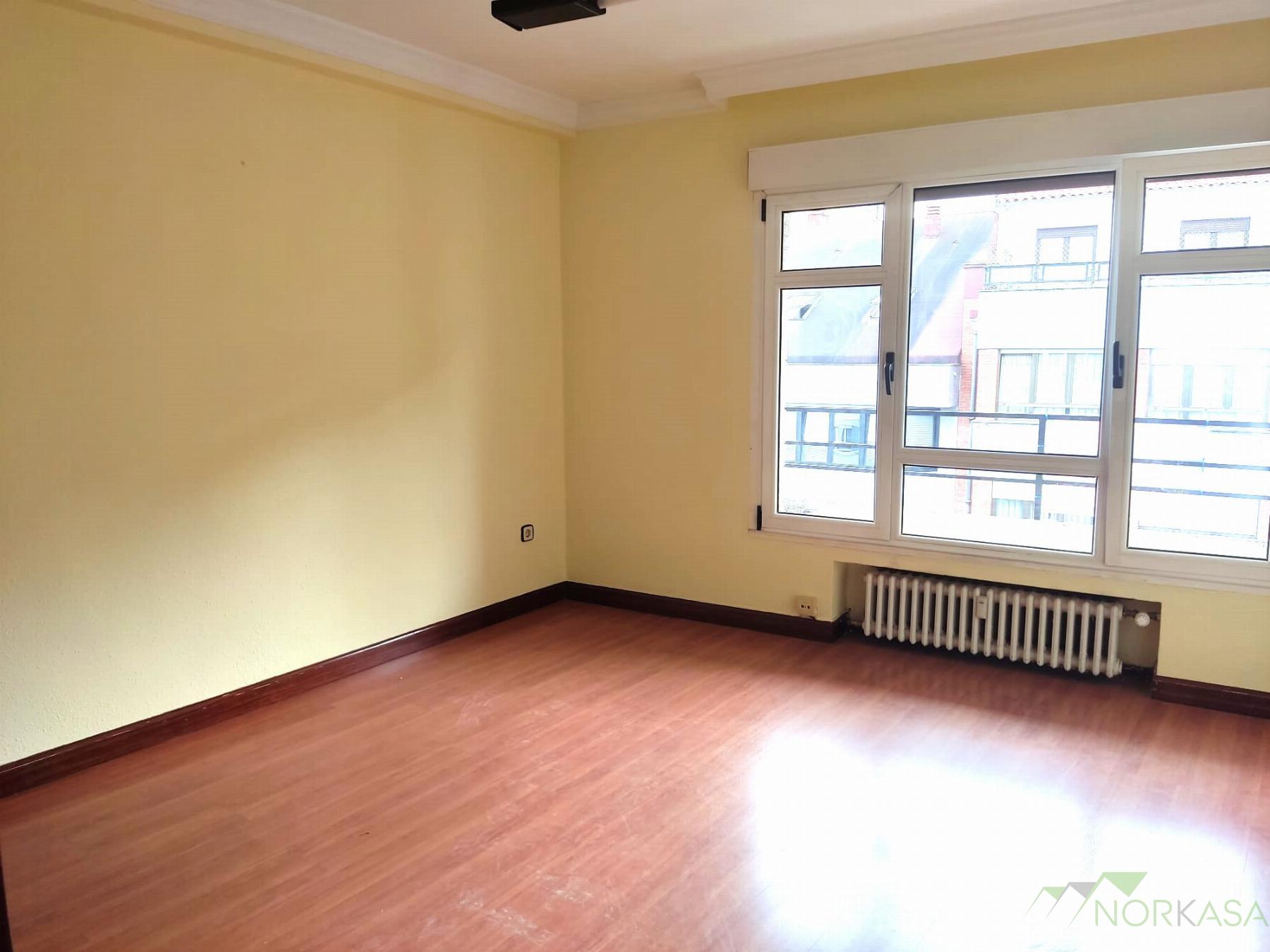 For sale of flat in Oviedo