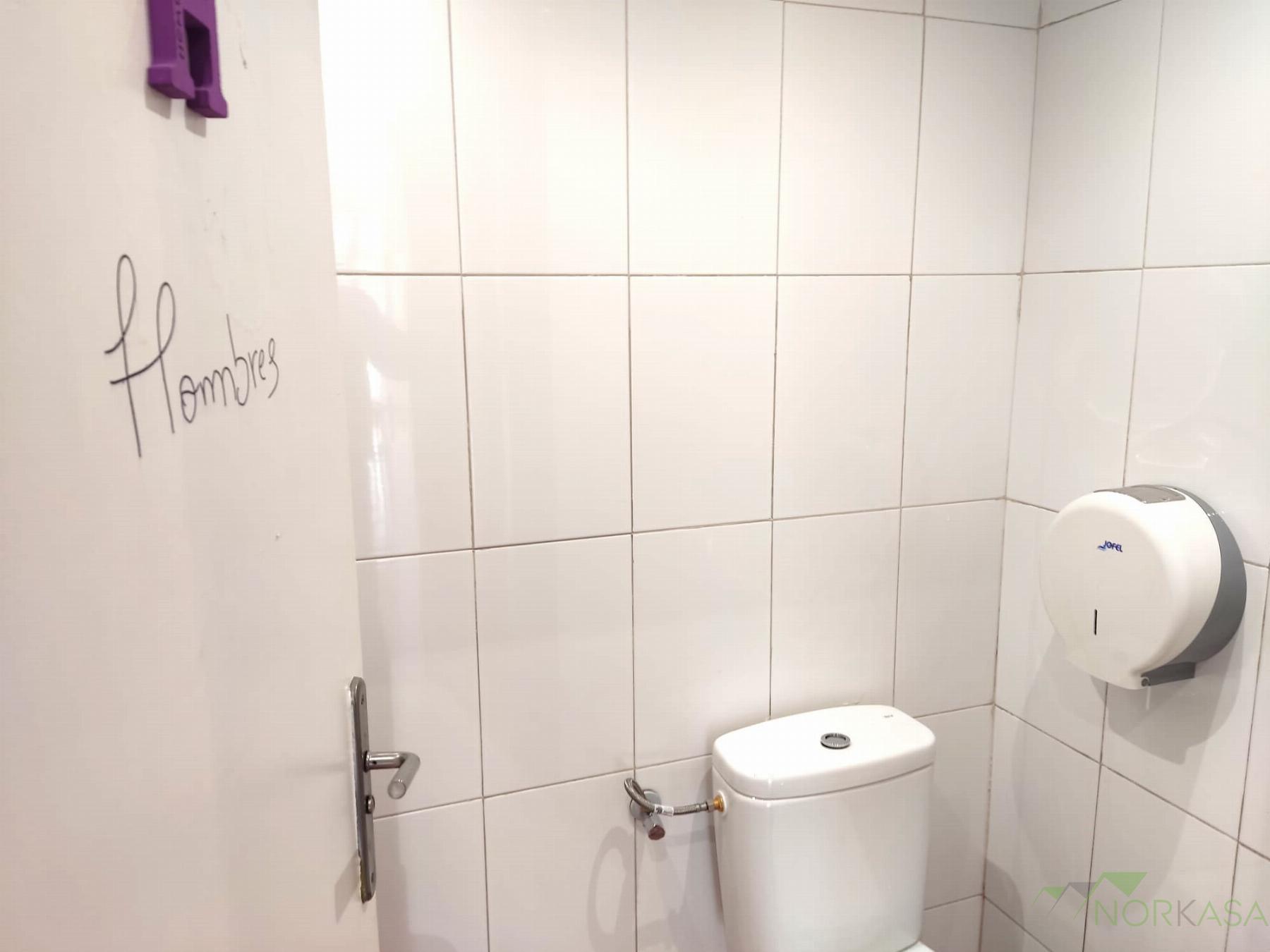 For sale of commercial in Oviedo
