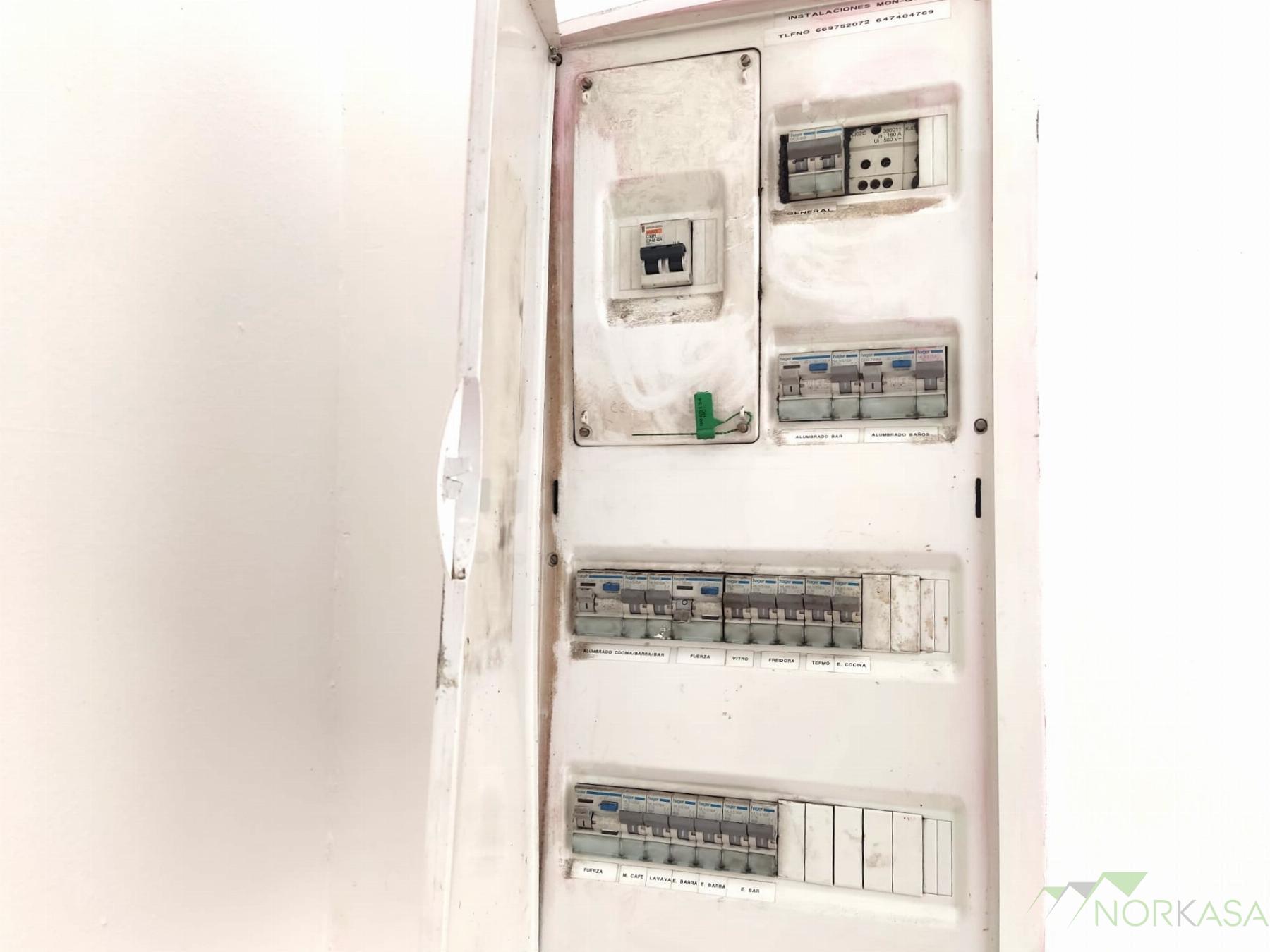 For sale of commercial in Oviedo