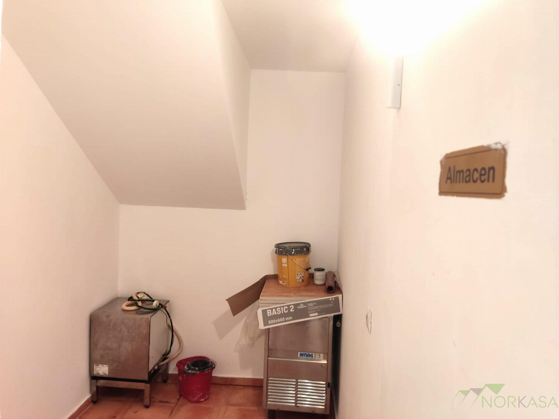 For sale of commercial in Oviedo