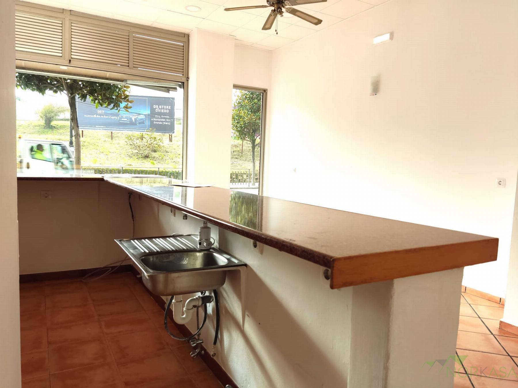 For sale of commercial in Oviedo