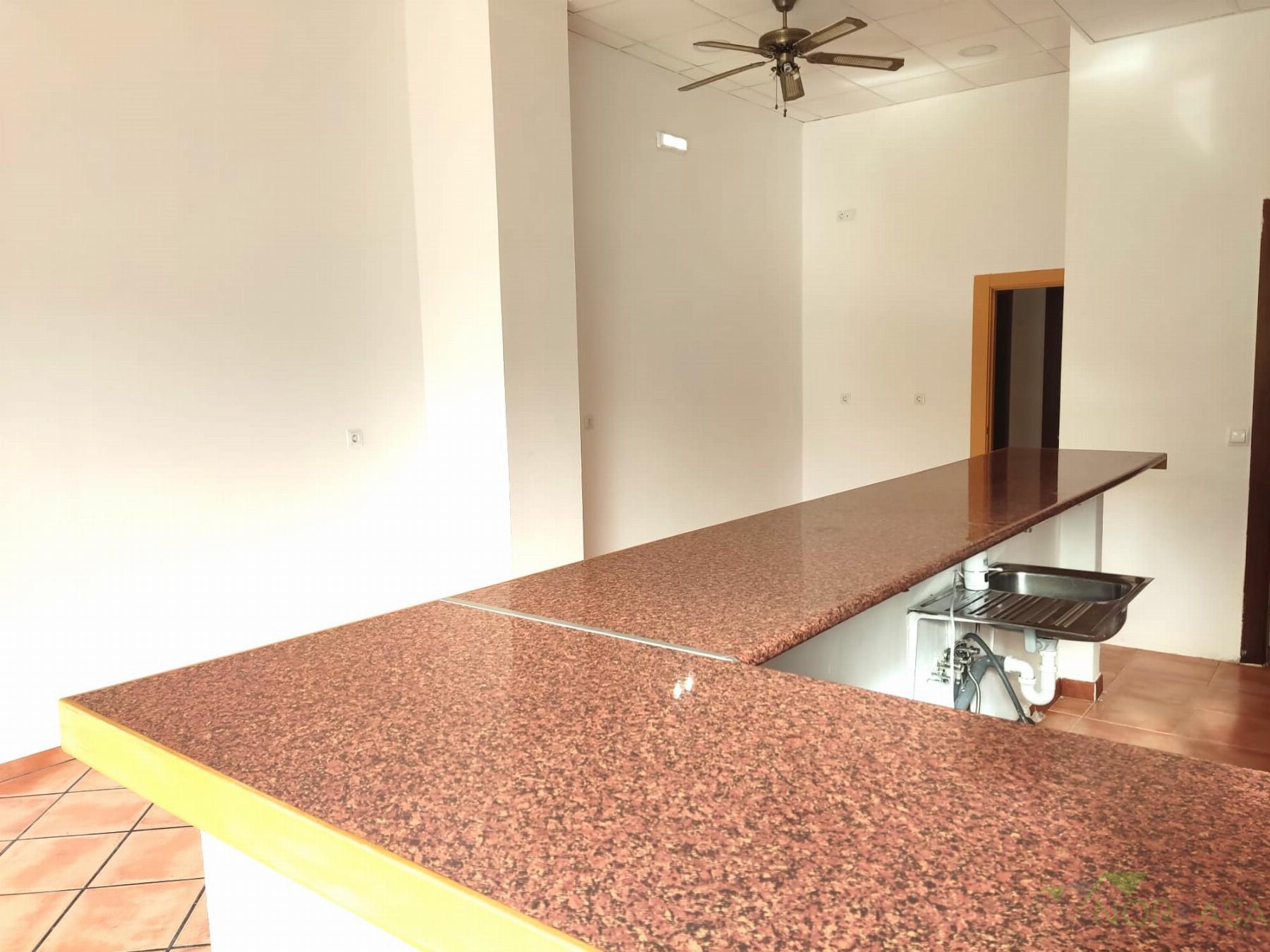 For sale of commercial in Oviedo