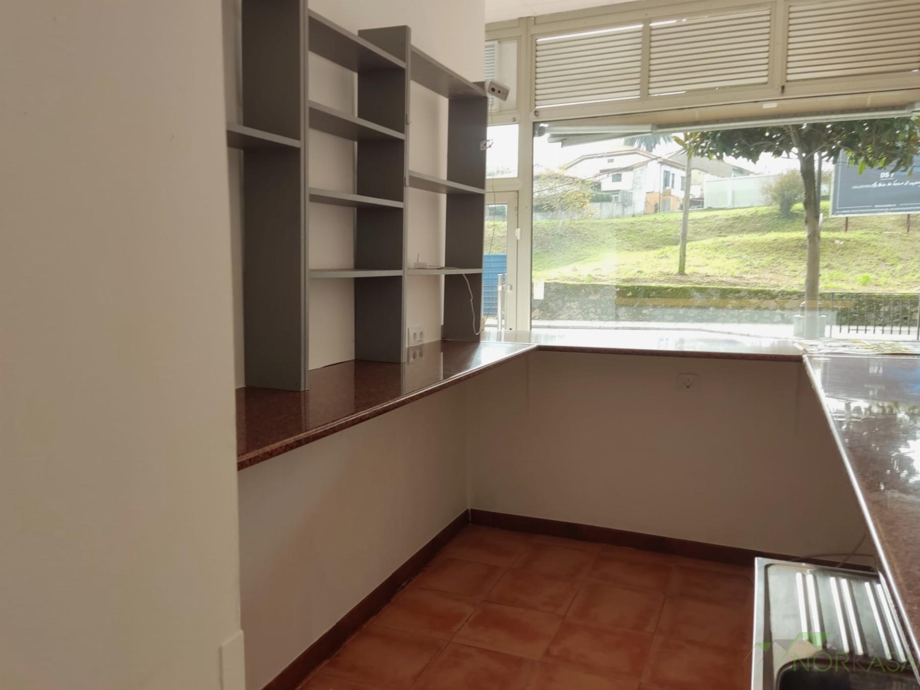 For sale of commercial in Oviedo