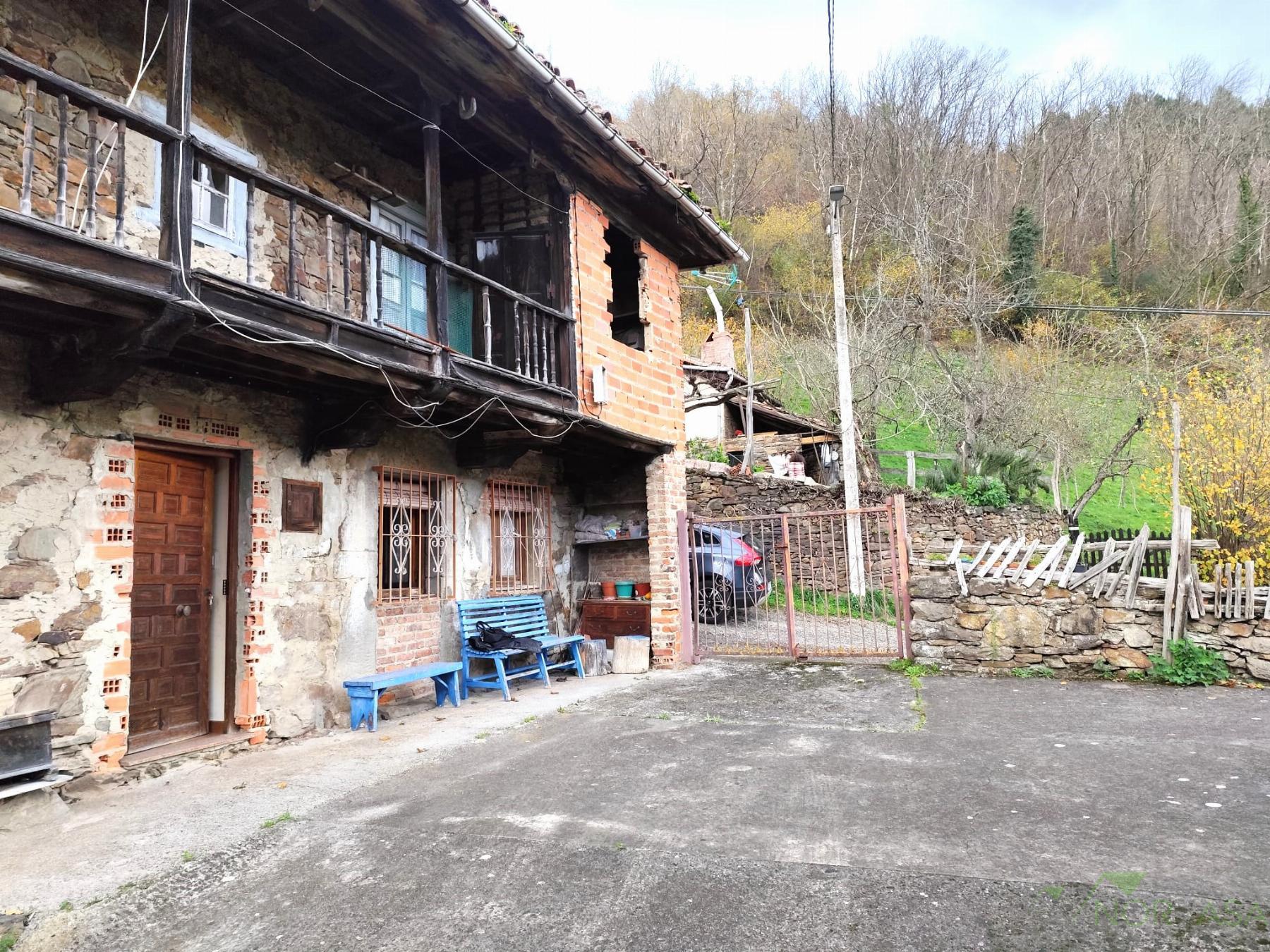 Venta de casa en Quirós