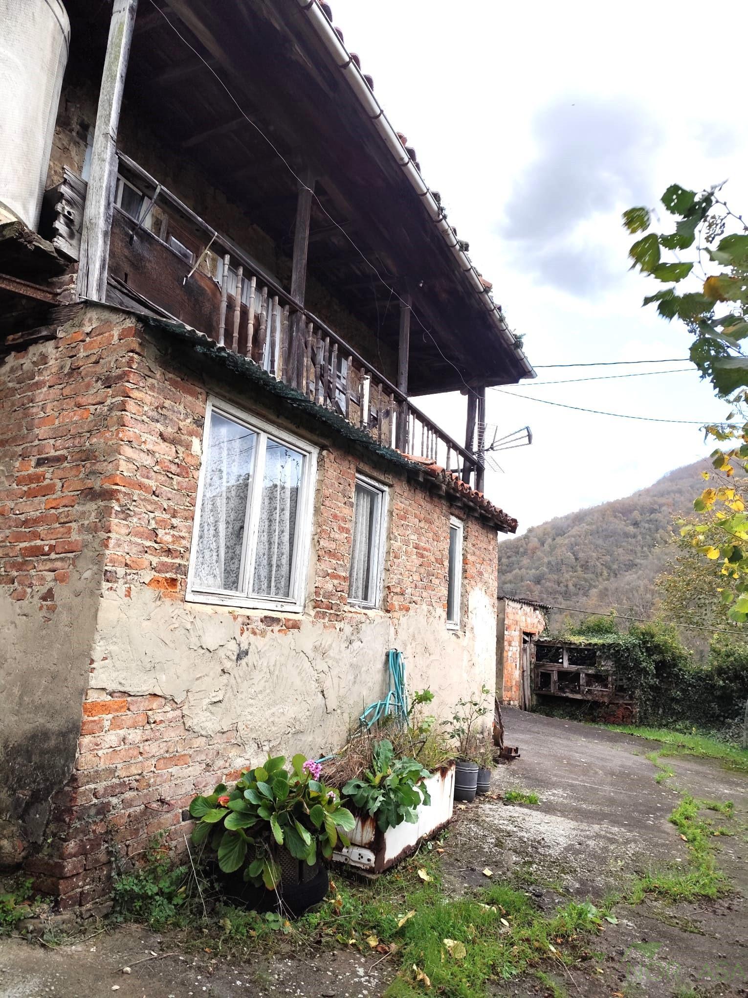 Venta de casa en Quirós