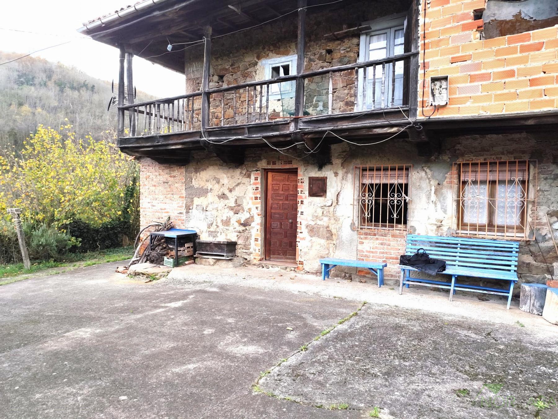 Venta de casa en Quirós