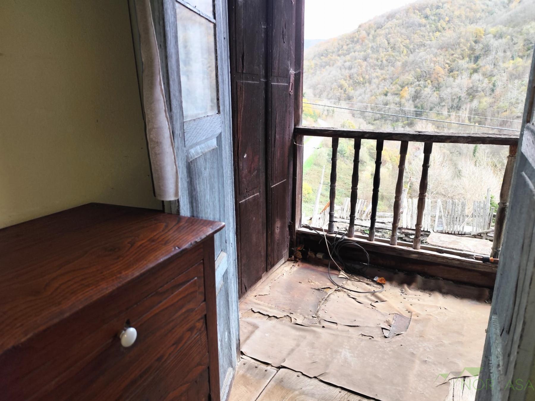Venta de casa en Quirós