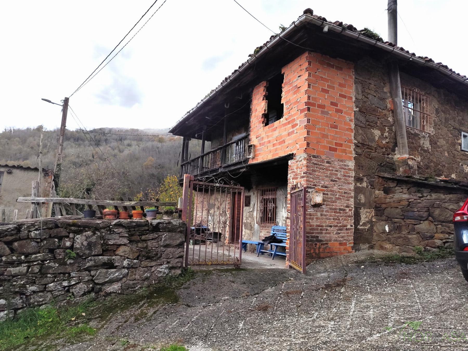 Venta de casa en Quirós