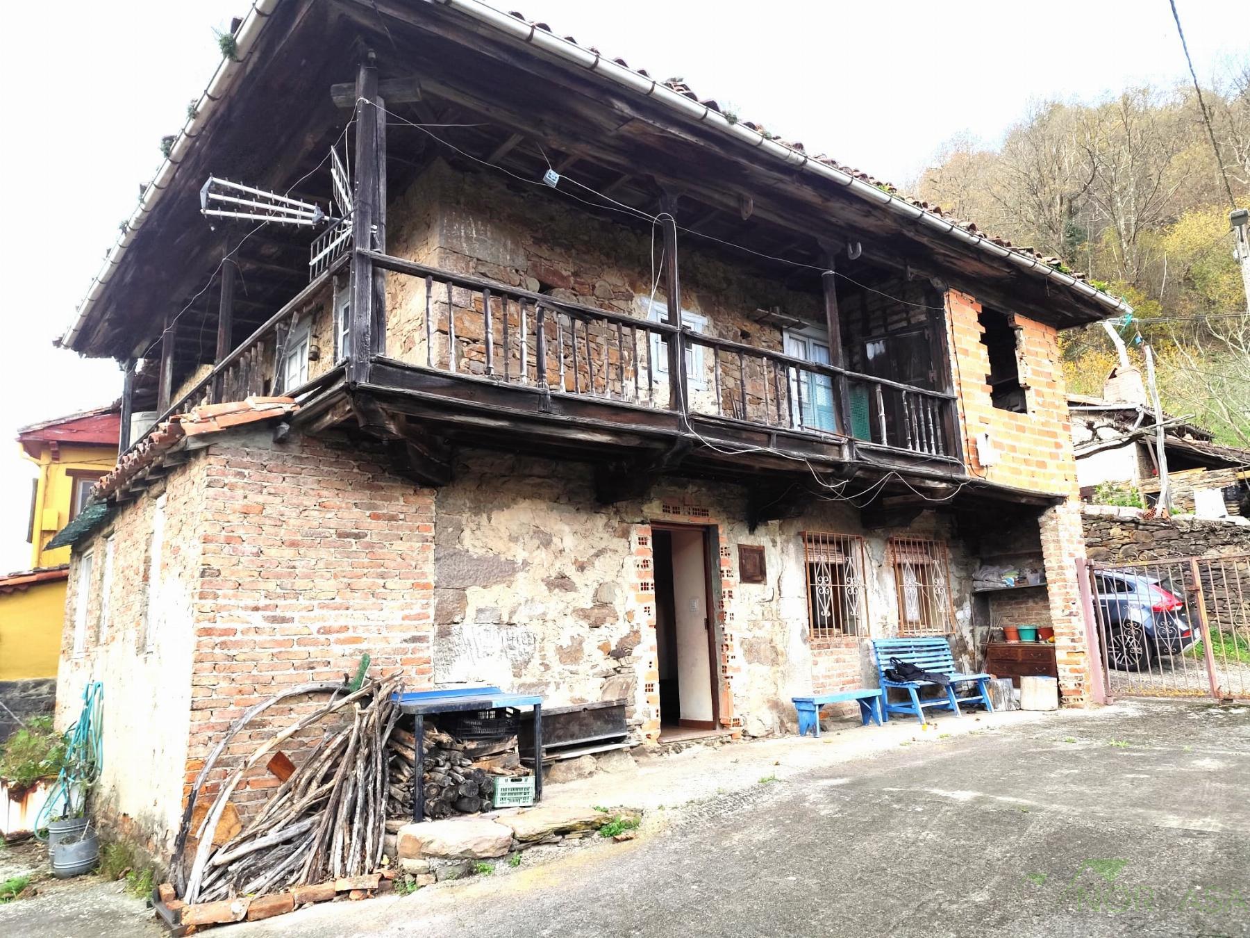 Venta de casa en Quirós