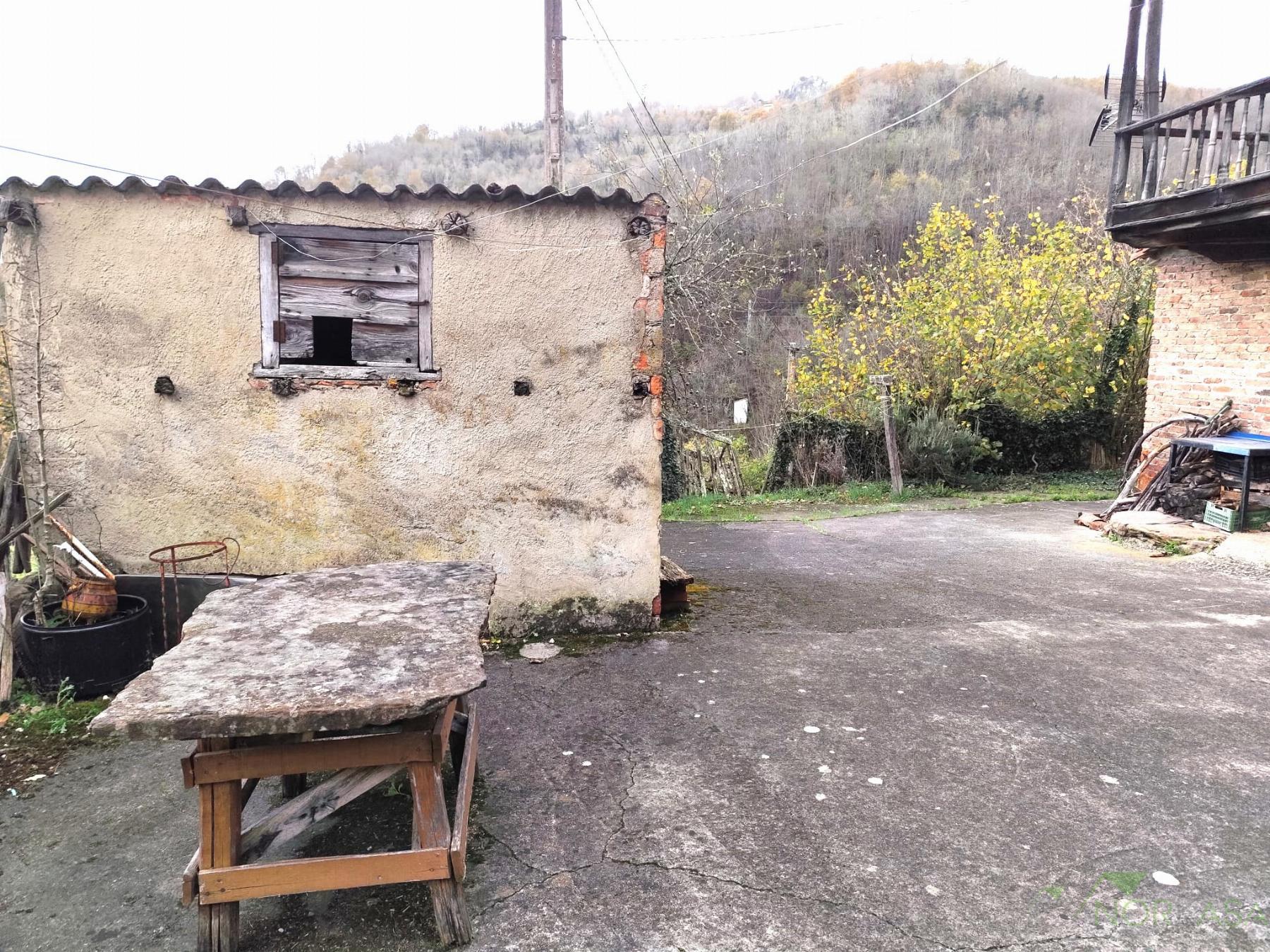 Venta de casa en Quirós