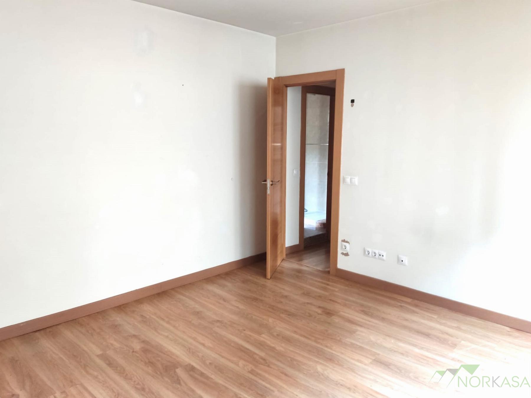For rent of flat in Oviedo