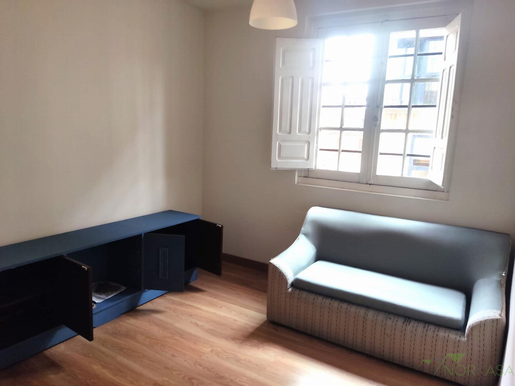 For rent of flat in Oviedo