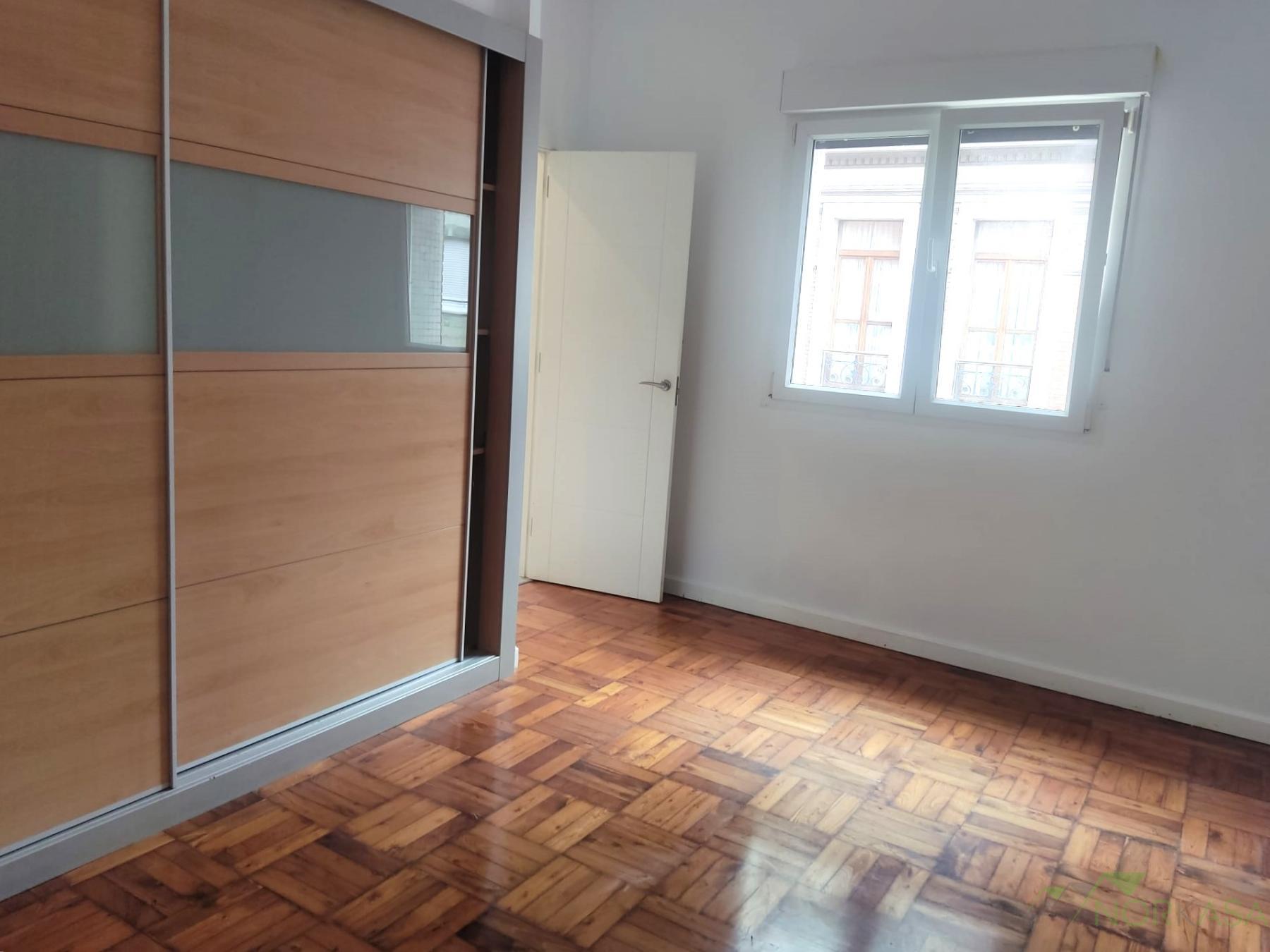 For sale of flat in Oviedo