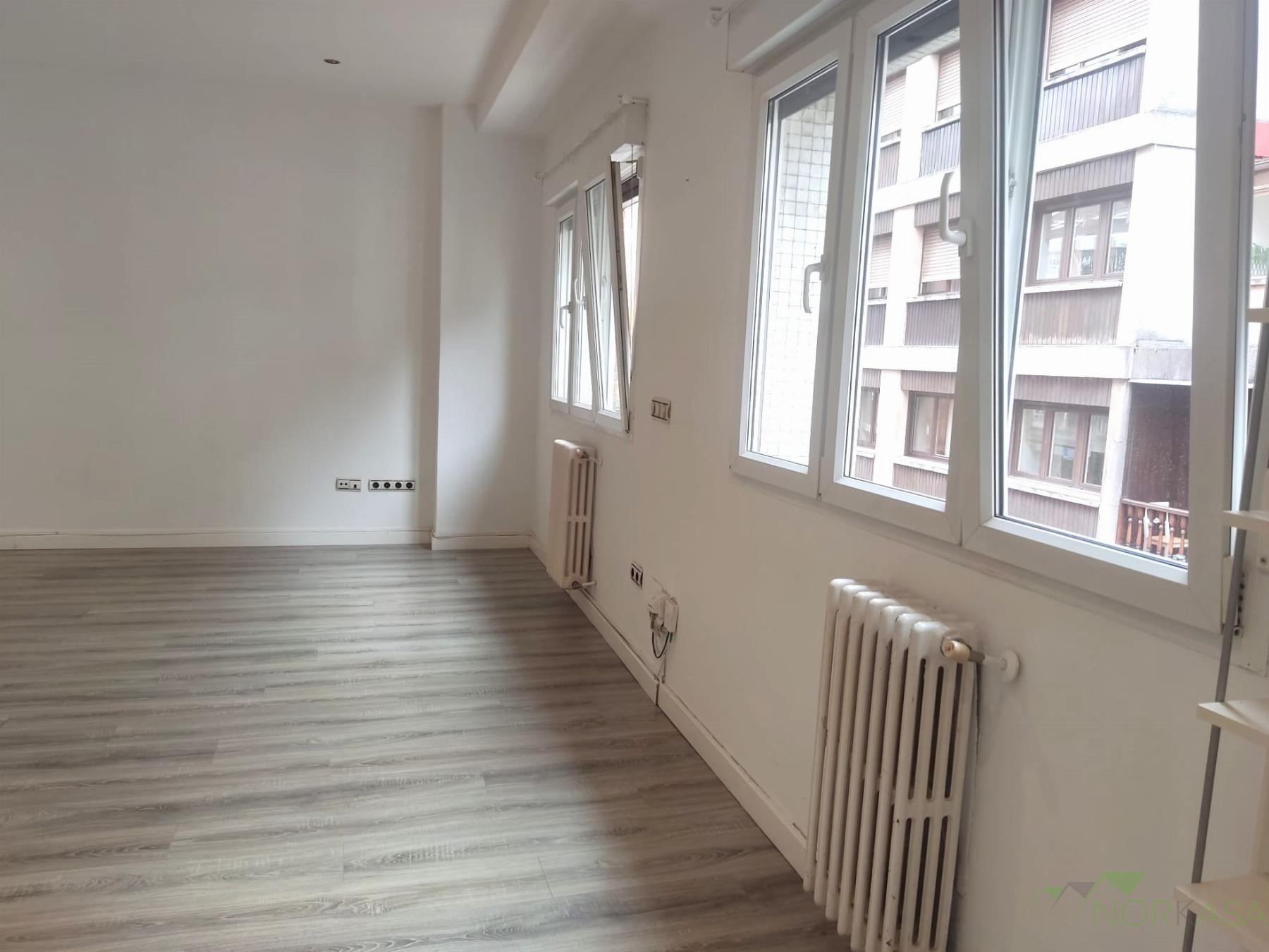 For sale of flat in Oviedo