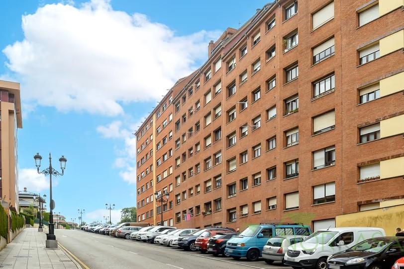 For sale of apartment in Oviedo