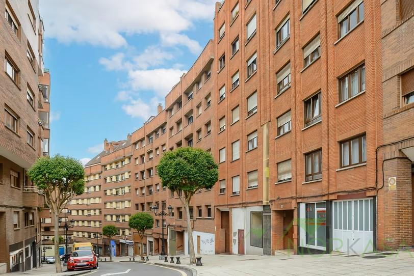 For sale of apartment in Oviedo