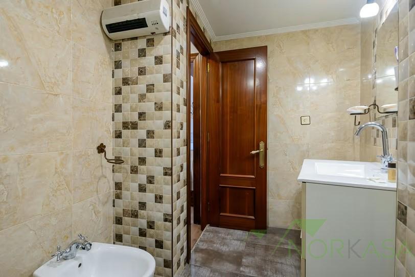 For sale of apartment in Oviedo