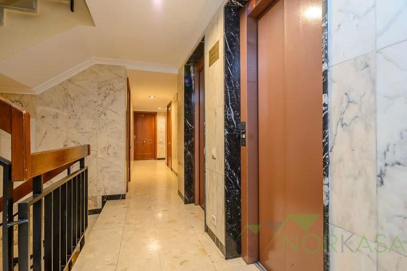 For sale of apartment in Oviedo