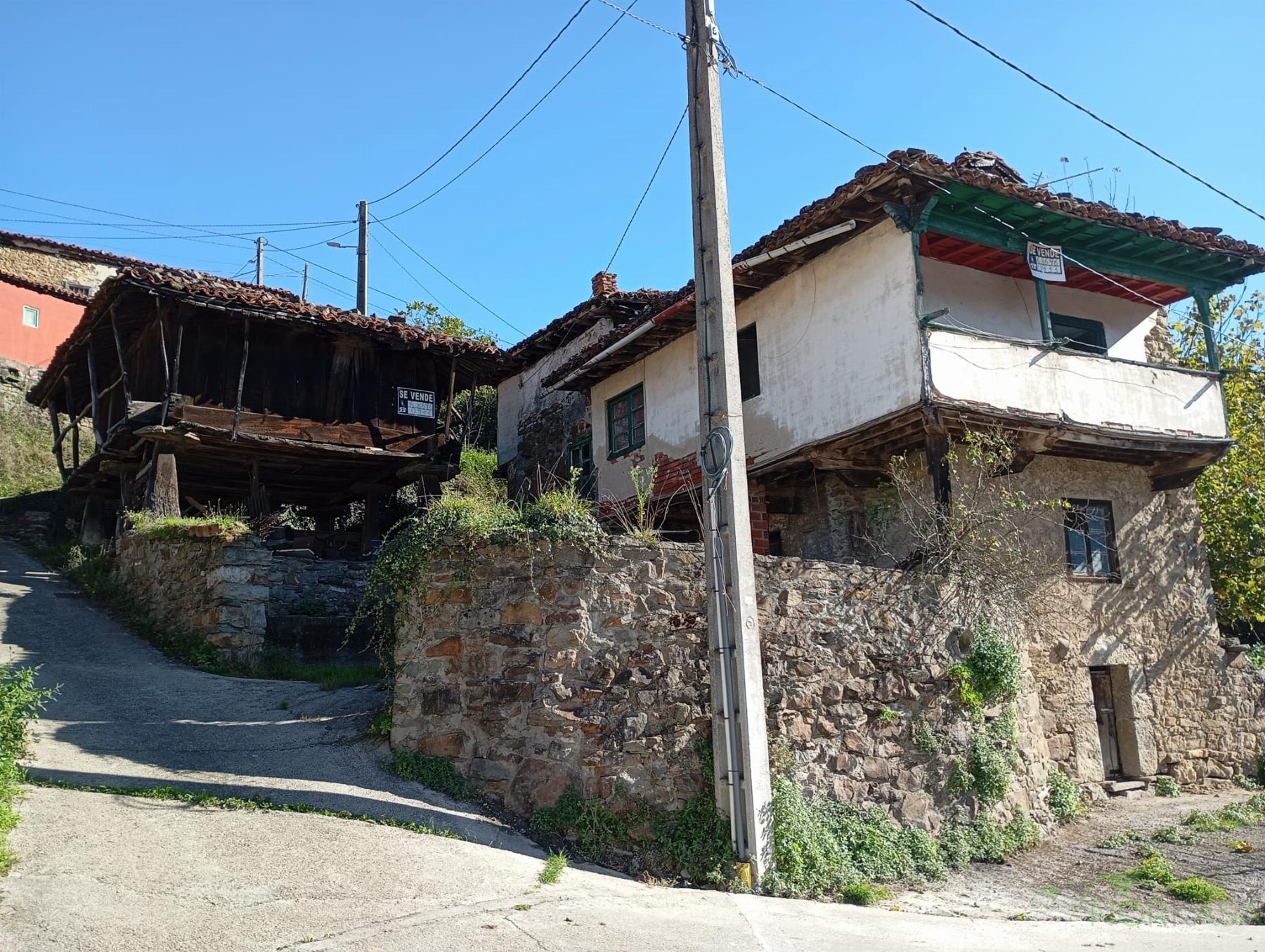 For sale of house in Quirós