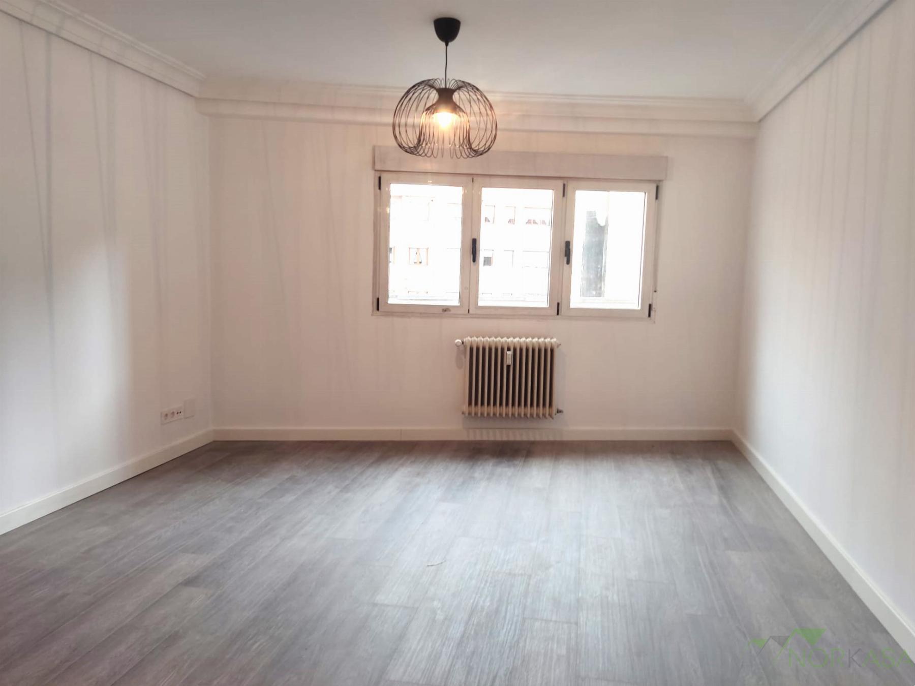 For sale of flat in Oviedo