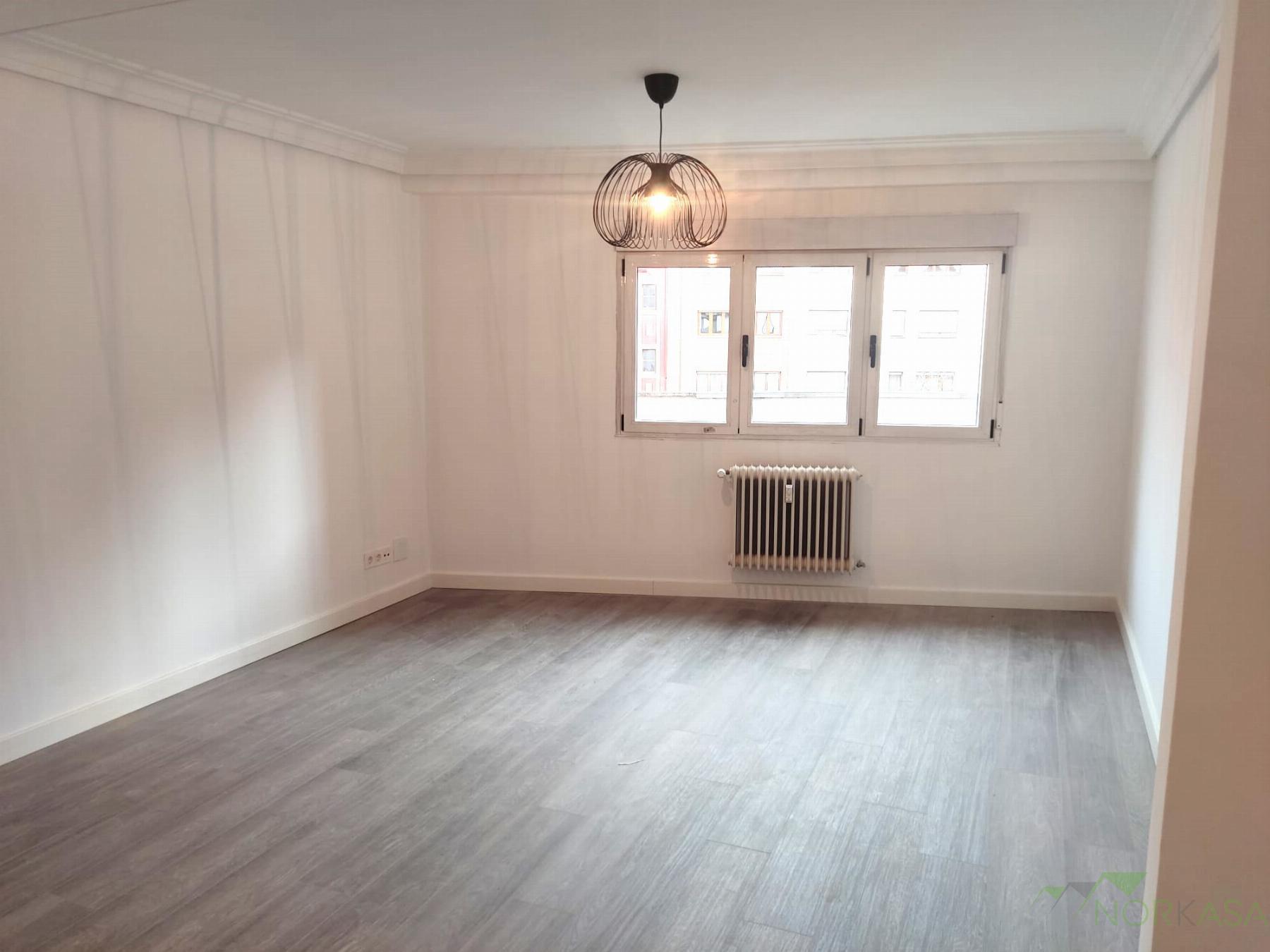 For sale of flat in Oviedo