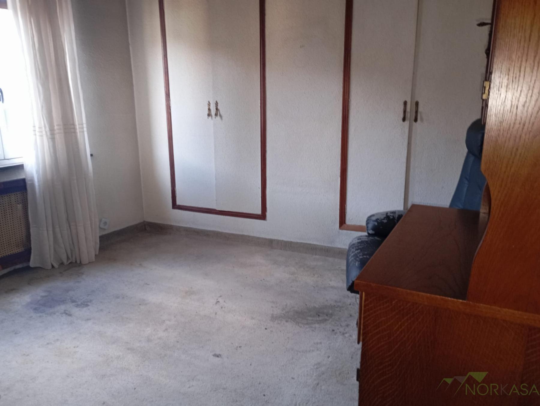 For sale of flat in Langreo