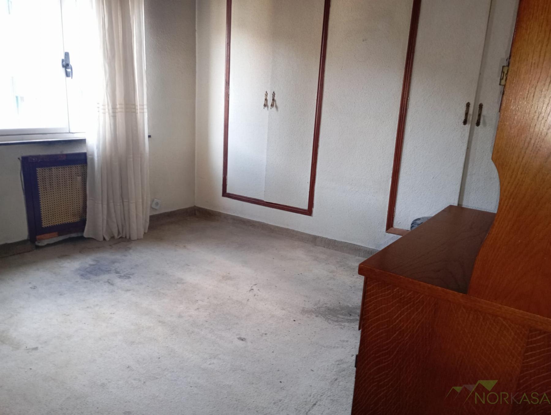 For sale of flat in Langreo
