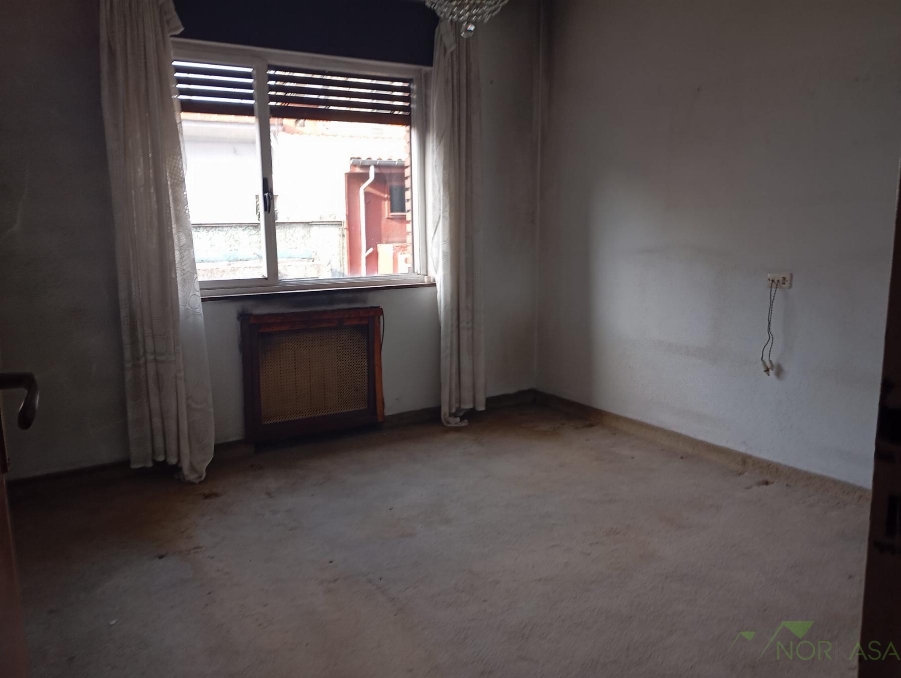 For sale of flat in Langreo