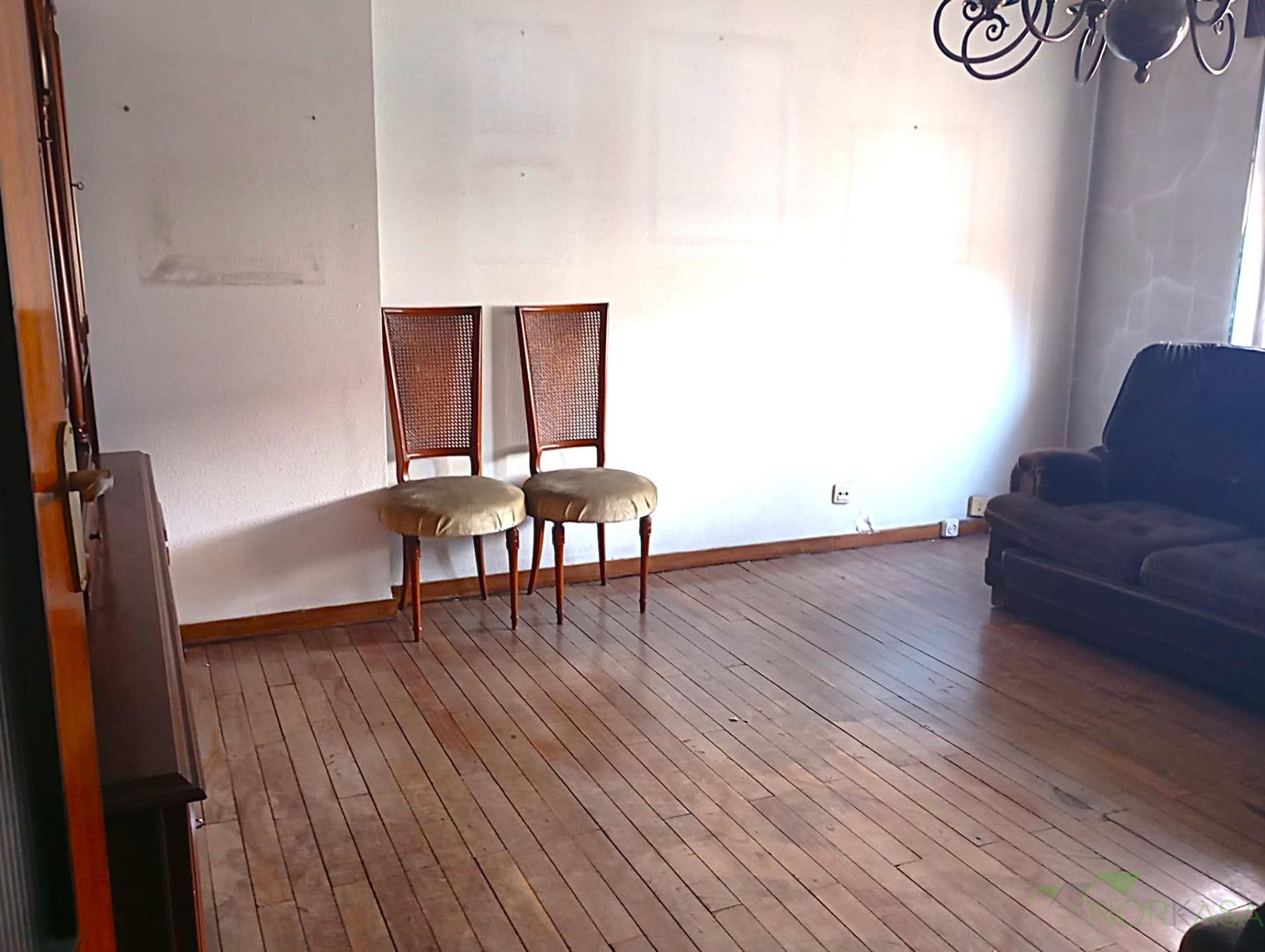 For sale of flat in Langreo
