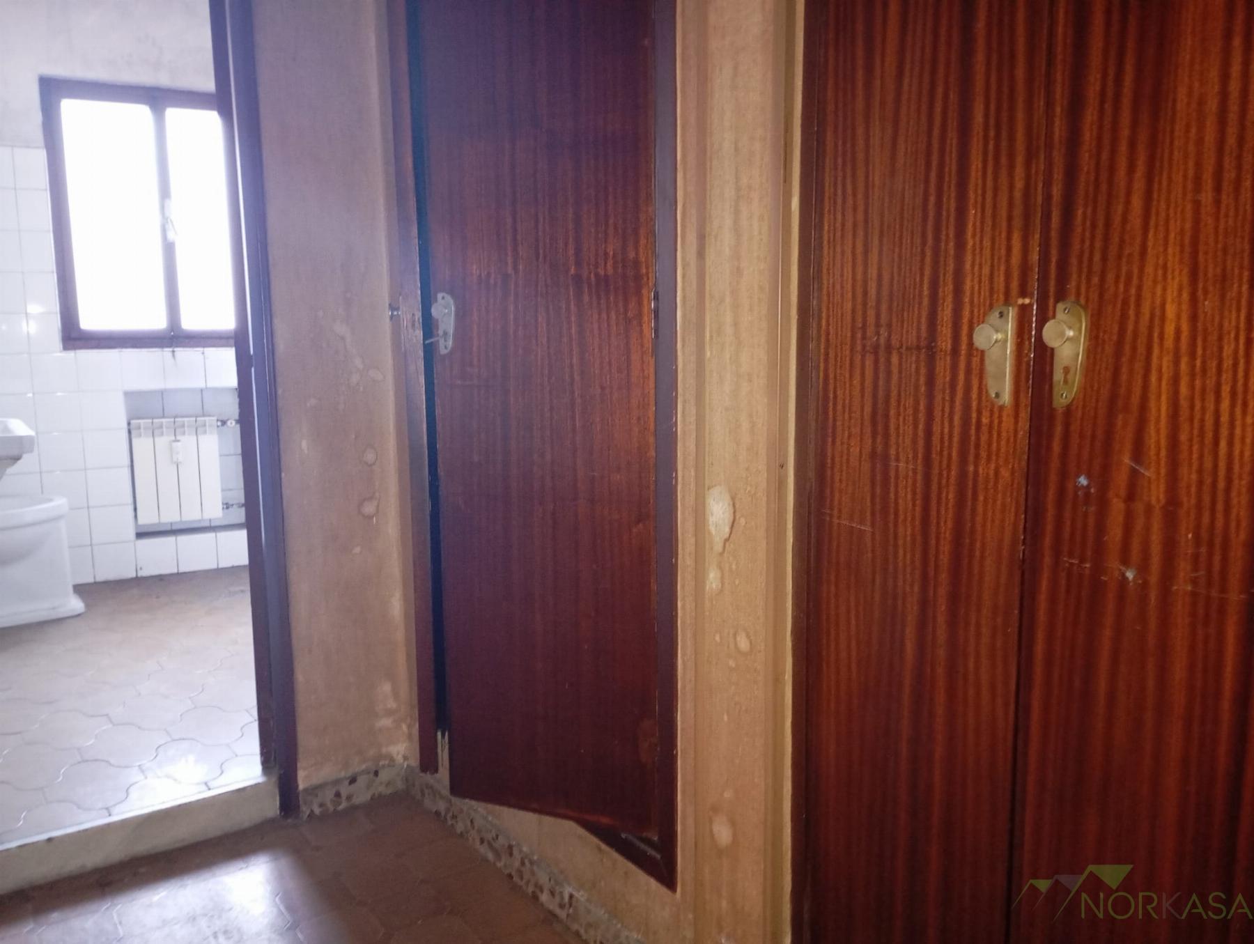 For sale of flat in Langreo