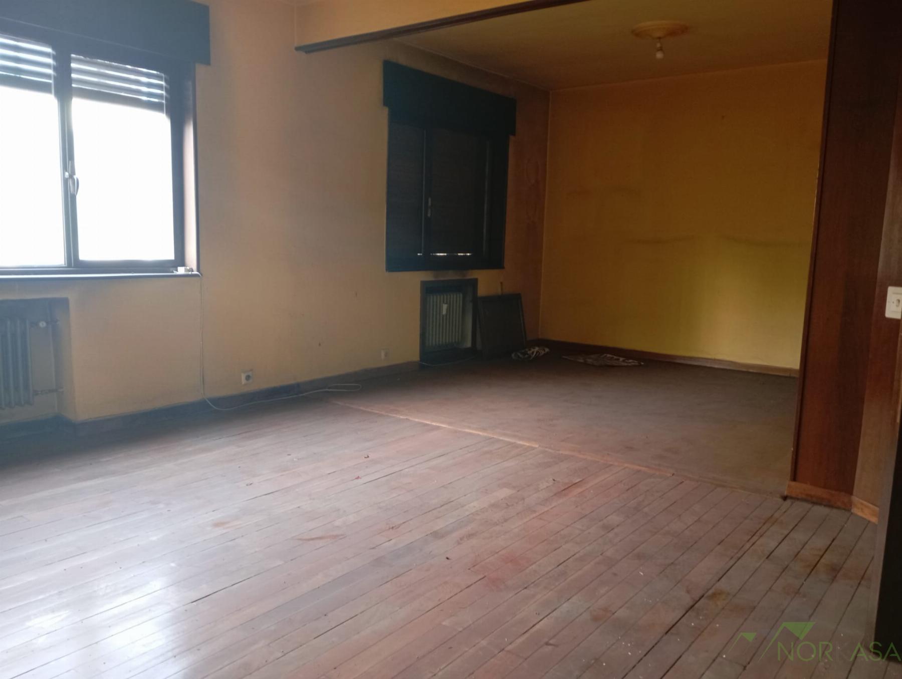 For sale of flat in Langreo