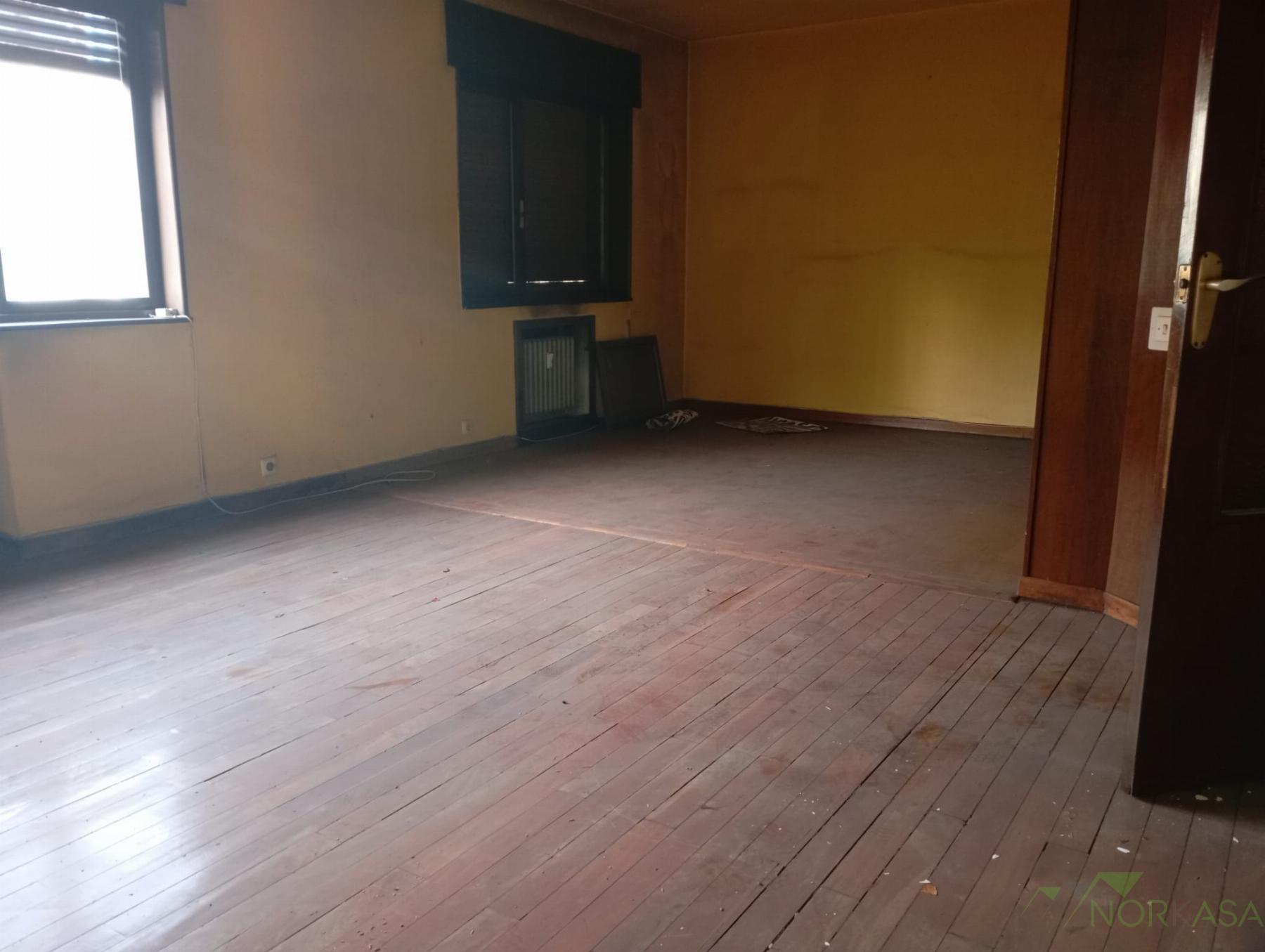 For sale of flat in Langreo