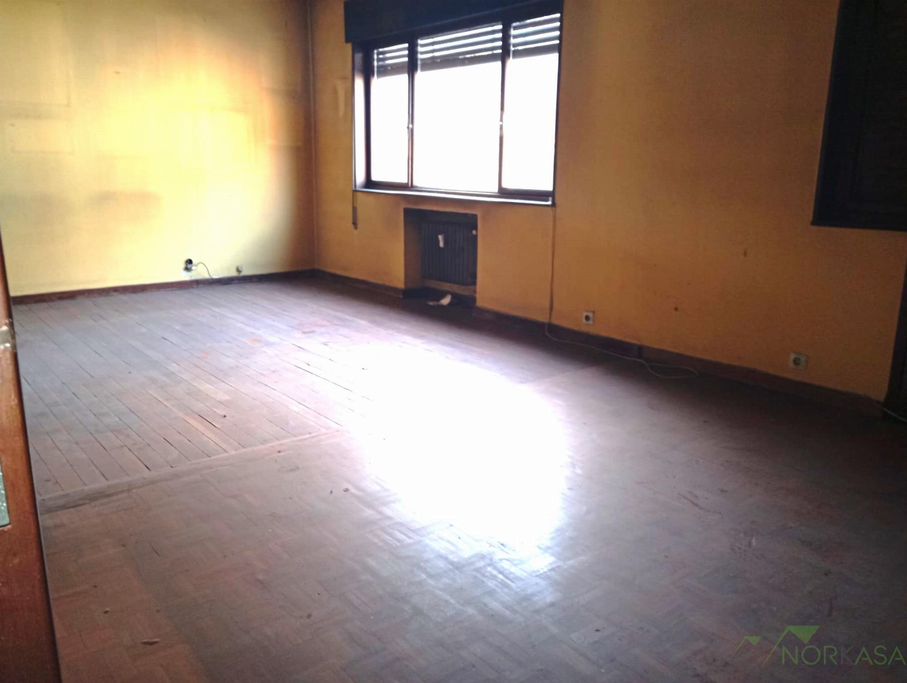 For sale of flat in Langreo