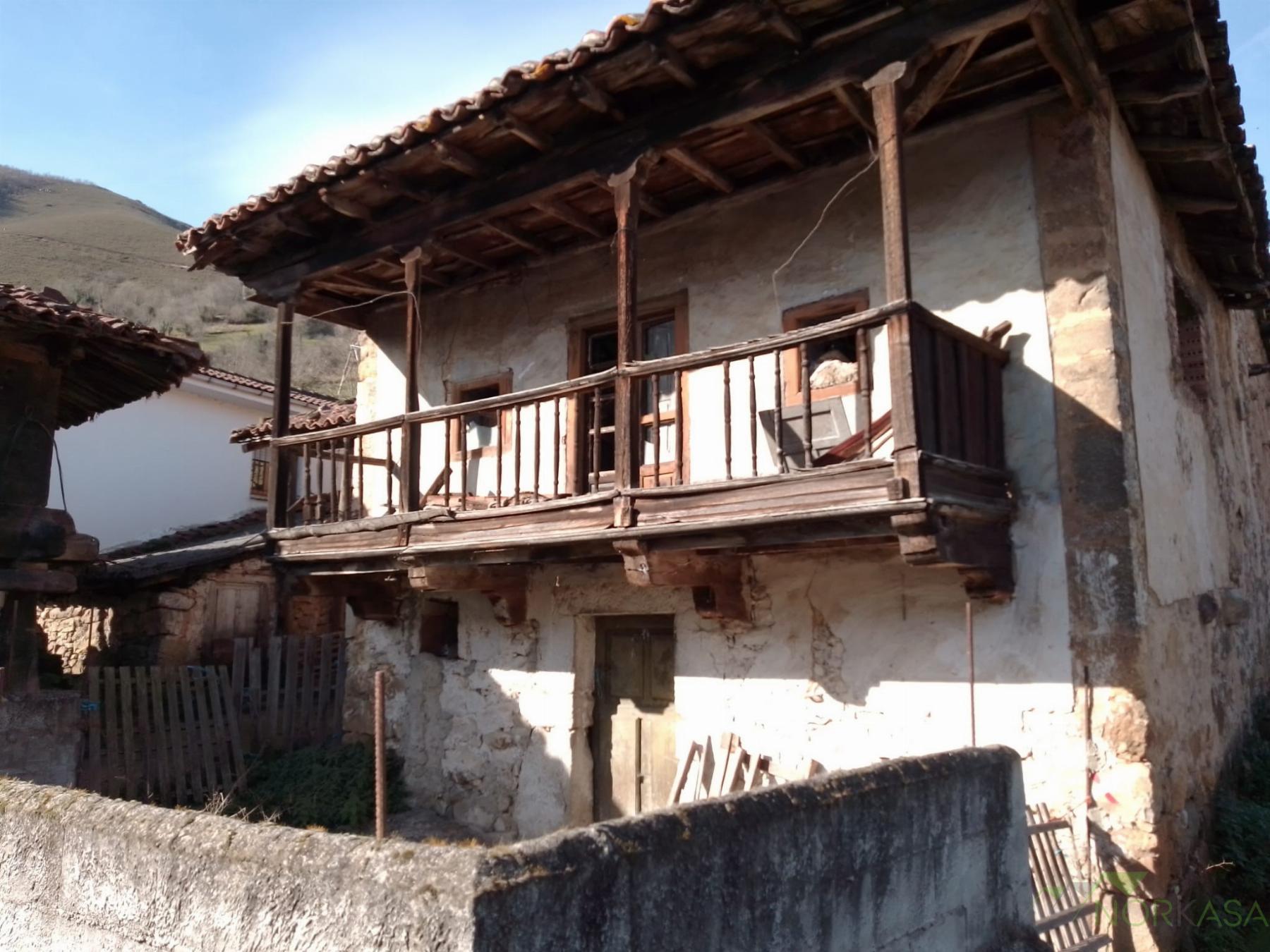 For sale of house in Quirós