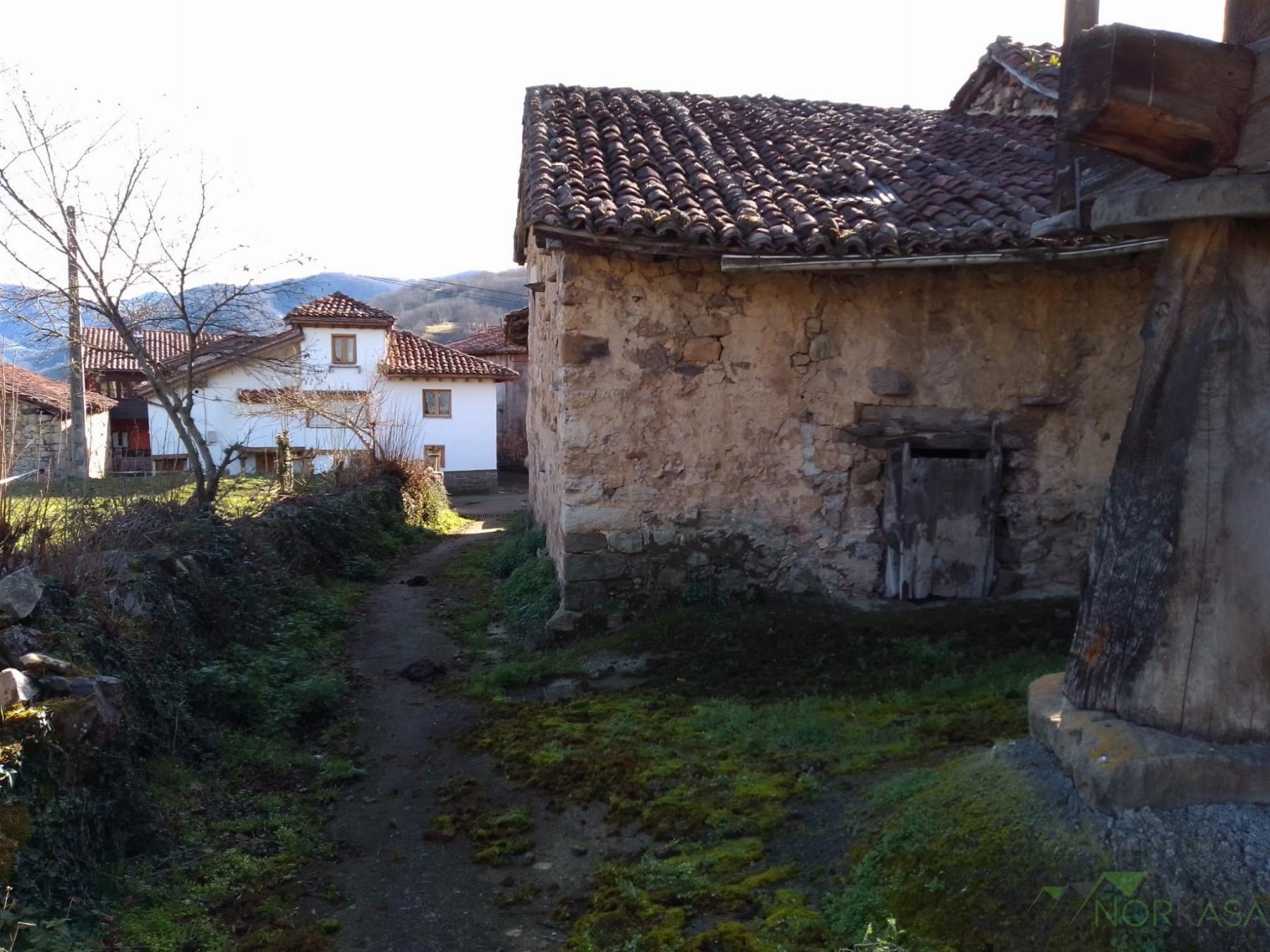 For sale of house in Quirós