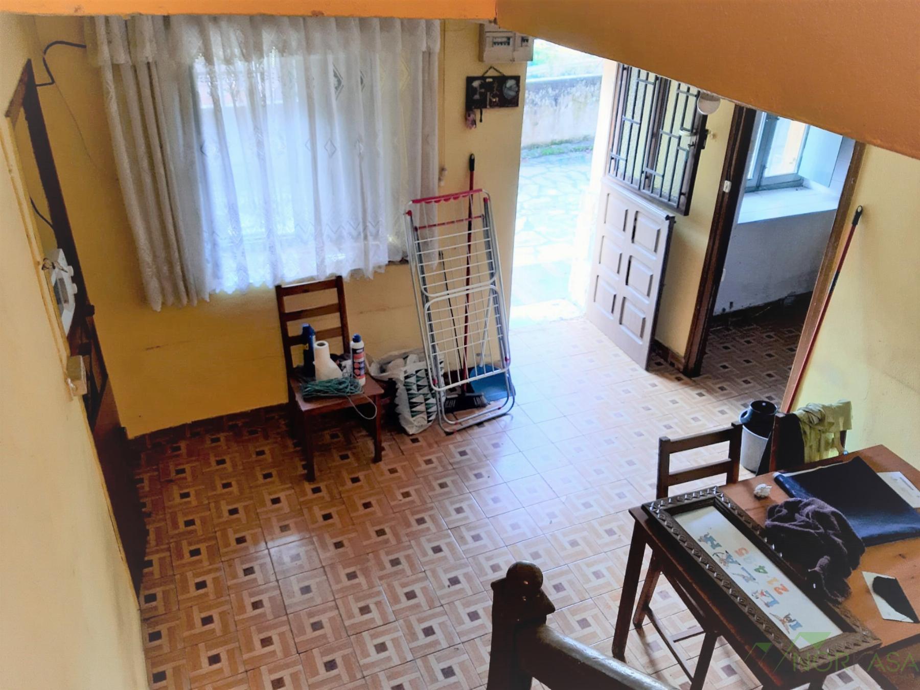 For sale of house in Quirós