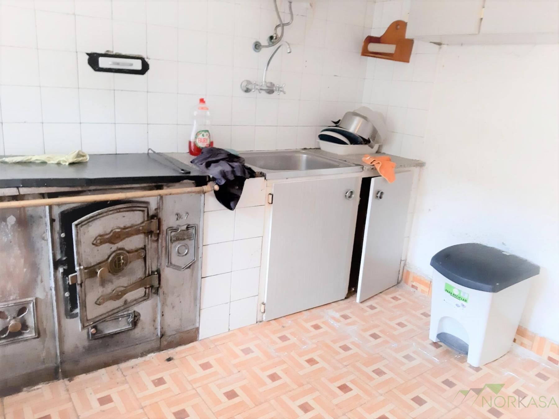 For sale of house in Quirós